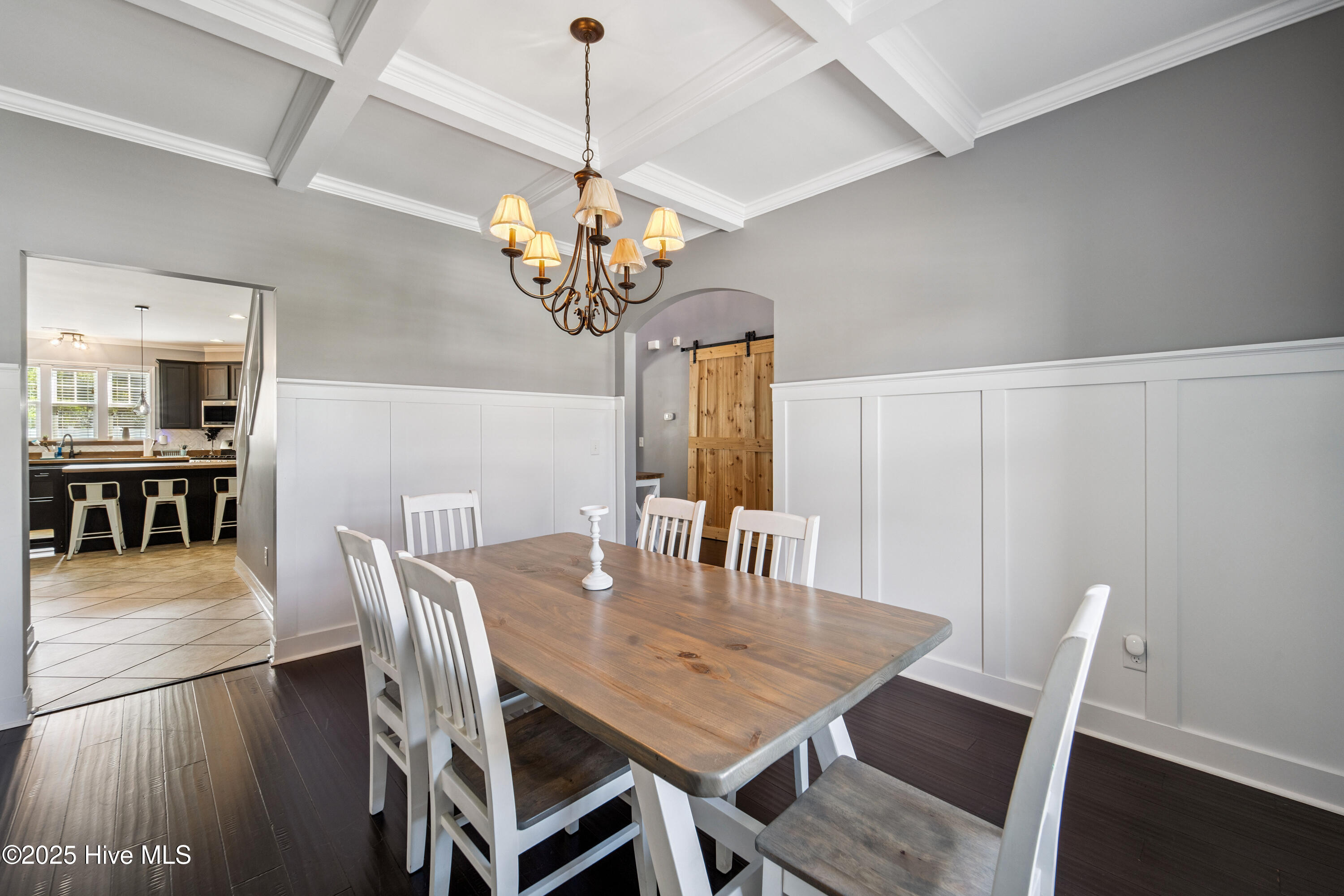 100516932 | Photo 16