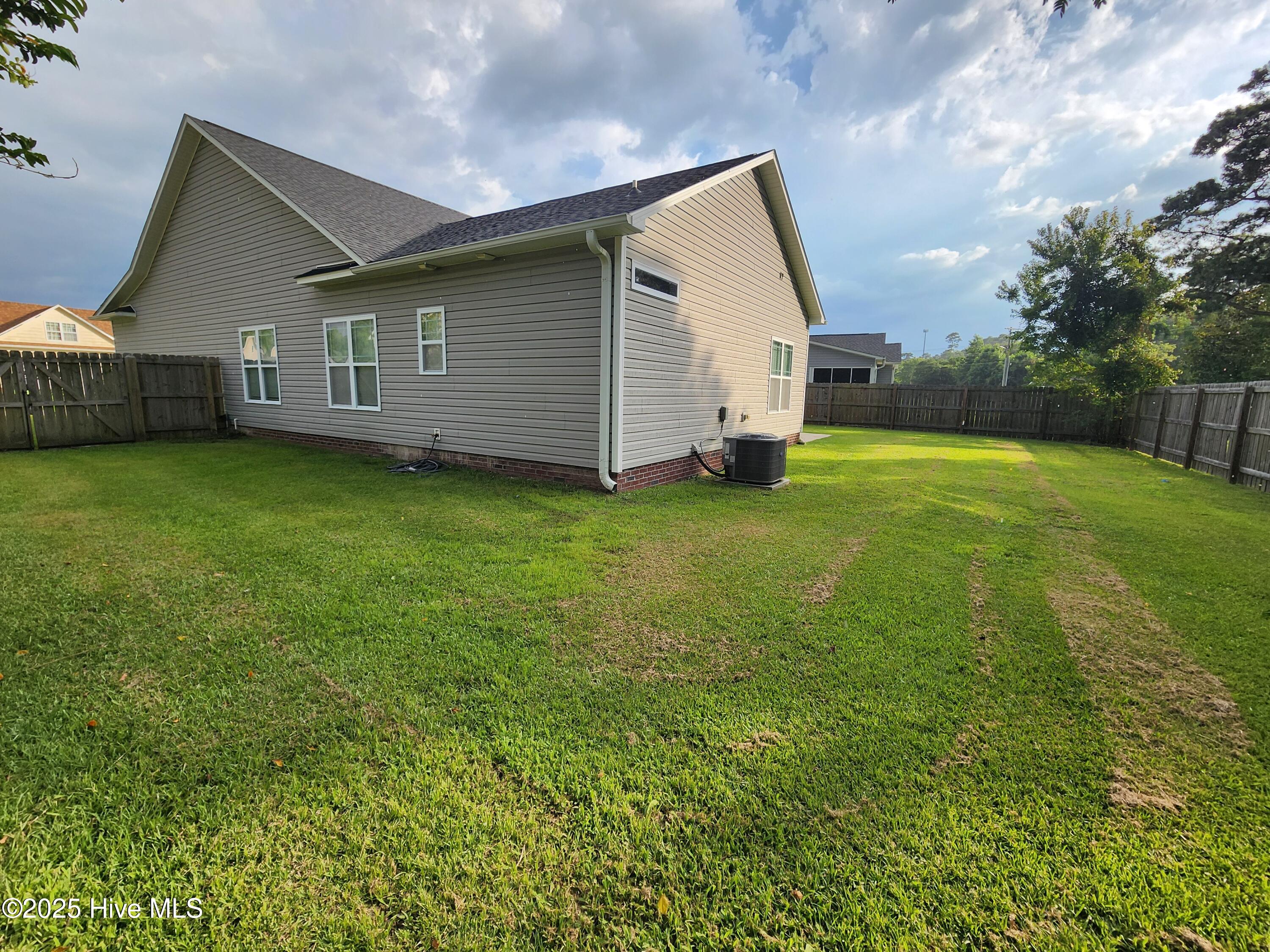 100569156 | Photo 45