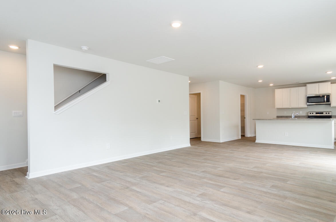 100568580 | Photo 11