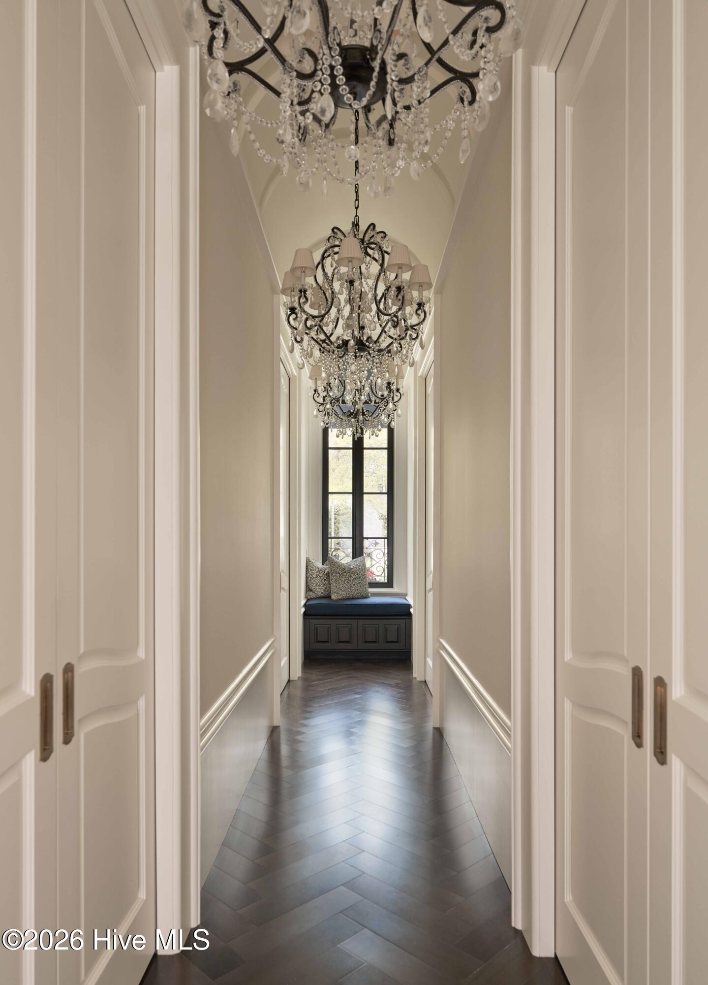 100569177 | Photo 31