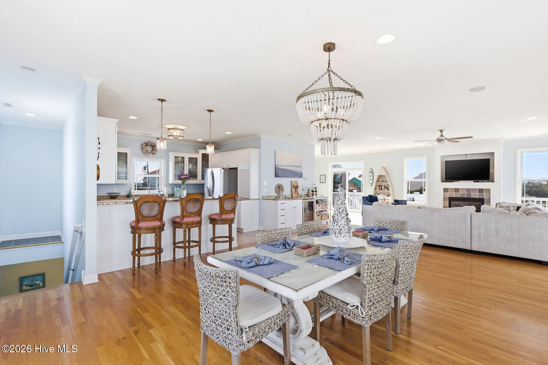 100566384 | Photo 11