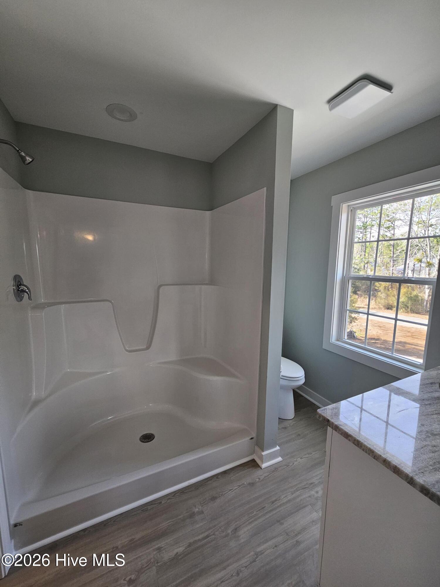 100548070 | Photo 13