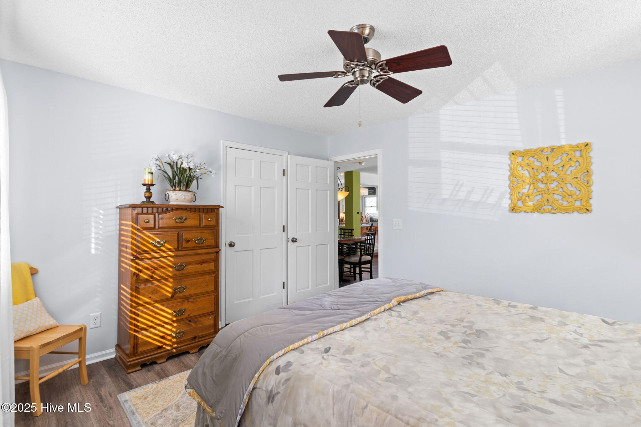 100543904 | Photo 33