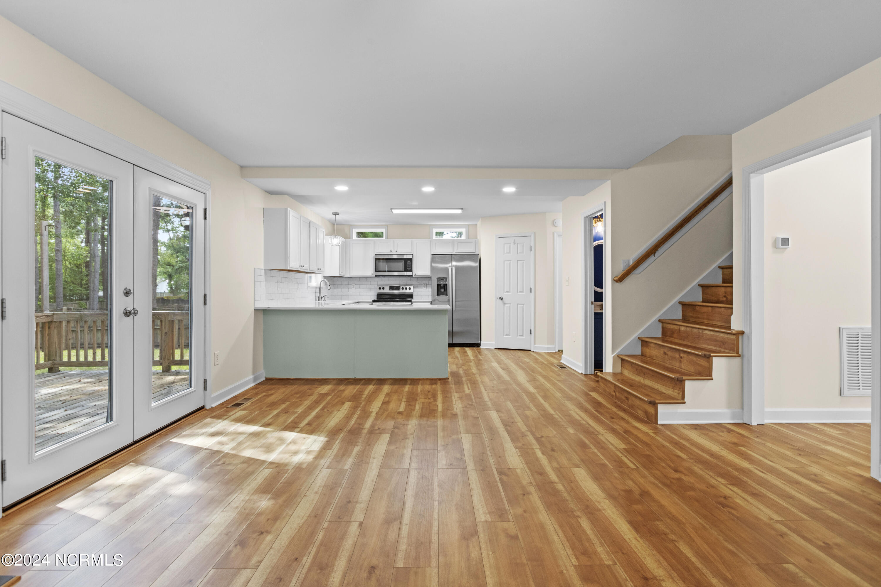 100529706 | Photo 11