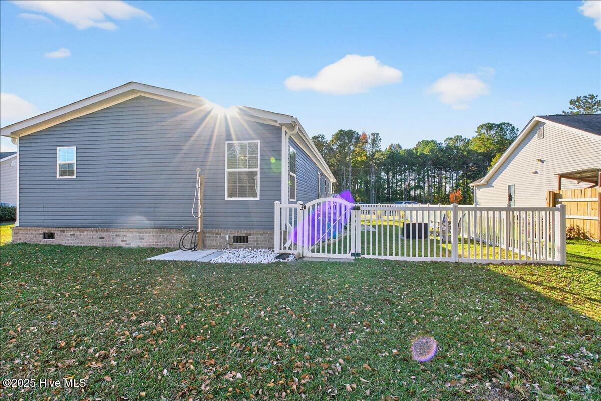 100540840 | Photo 51