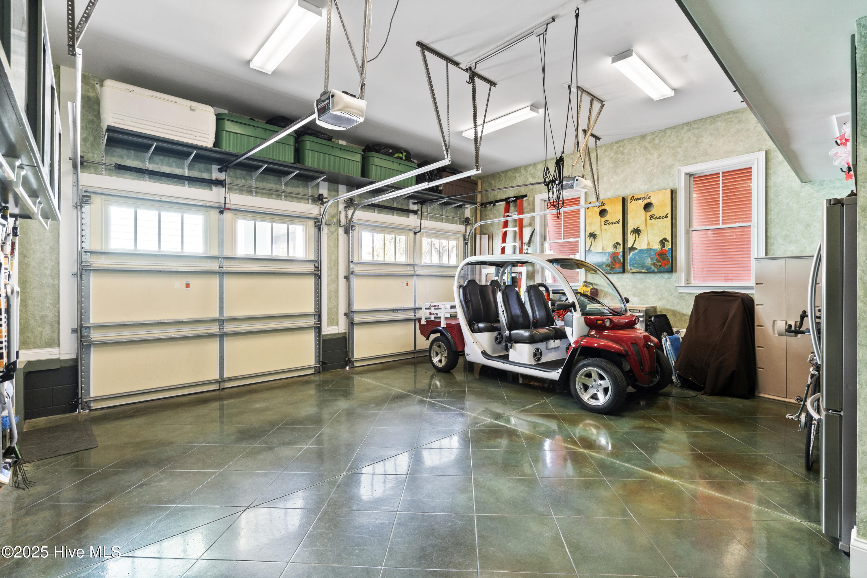 100498817 | Photo 61