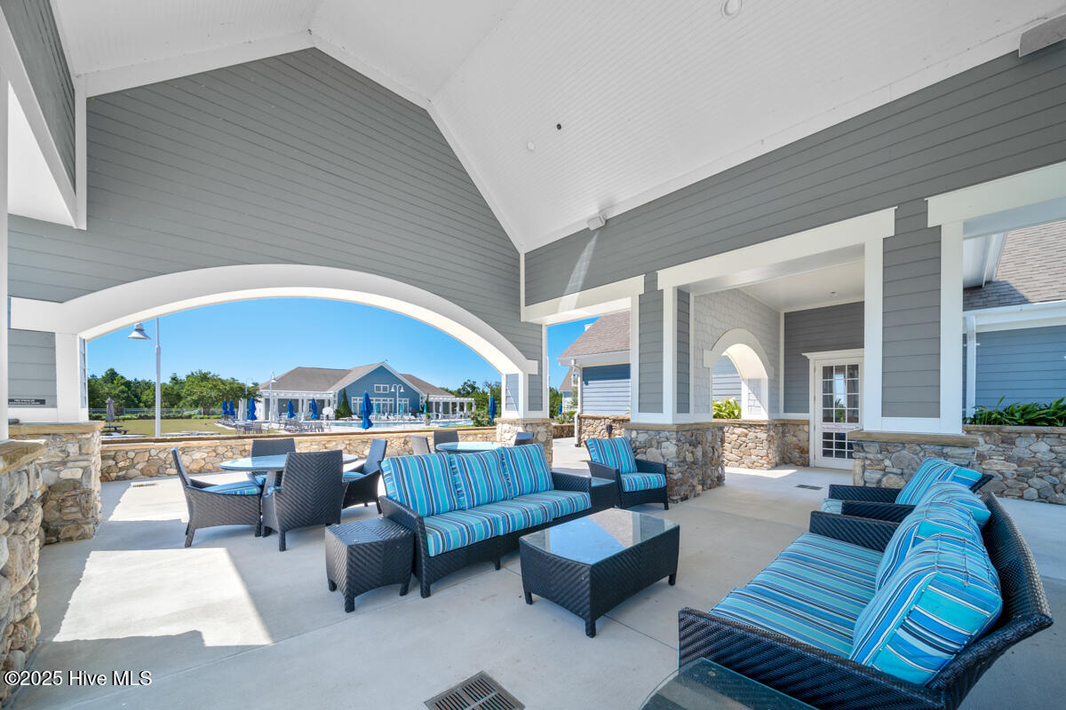 100545184 | Photo 11