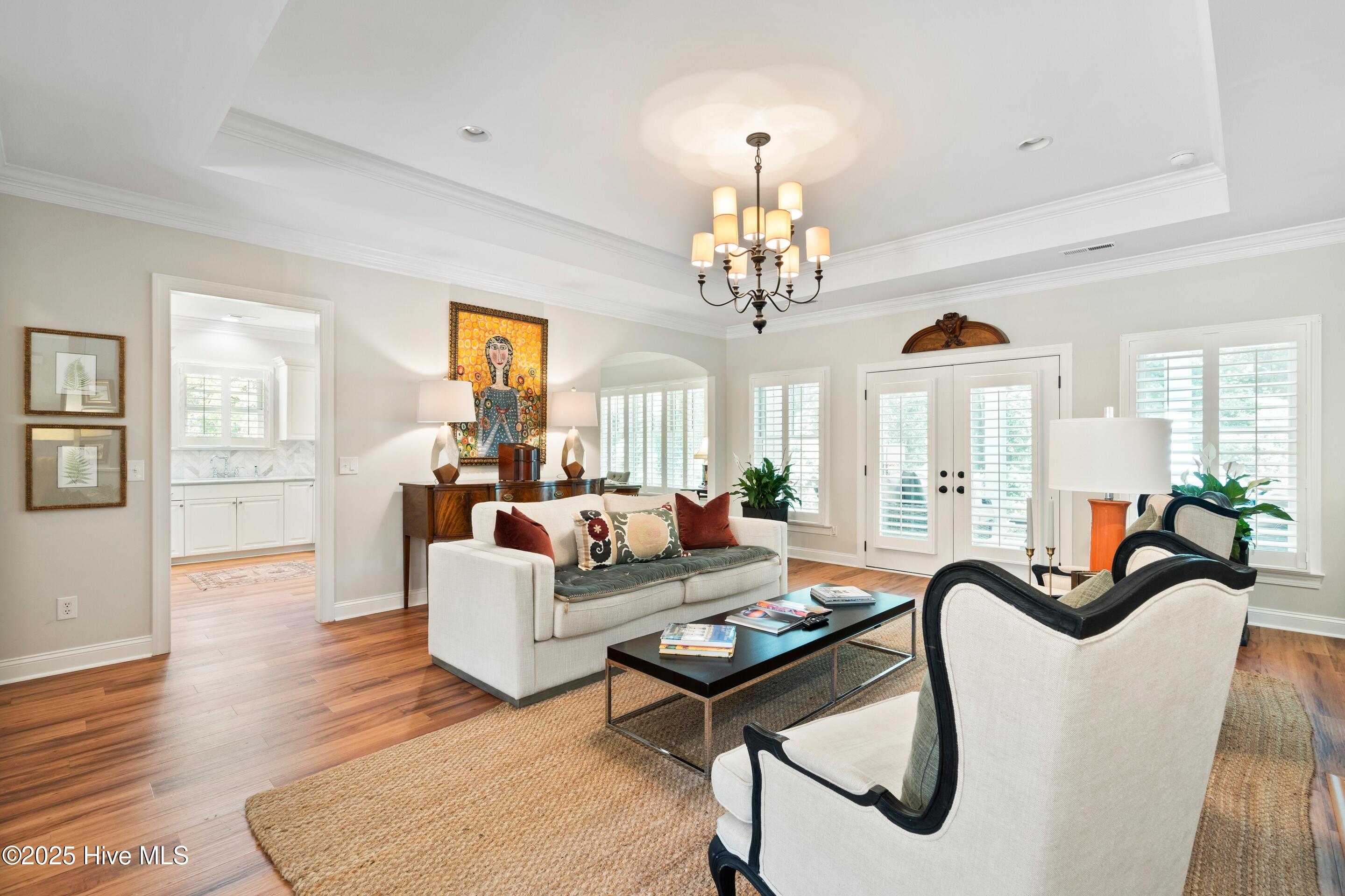 100520389 | Photo 17