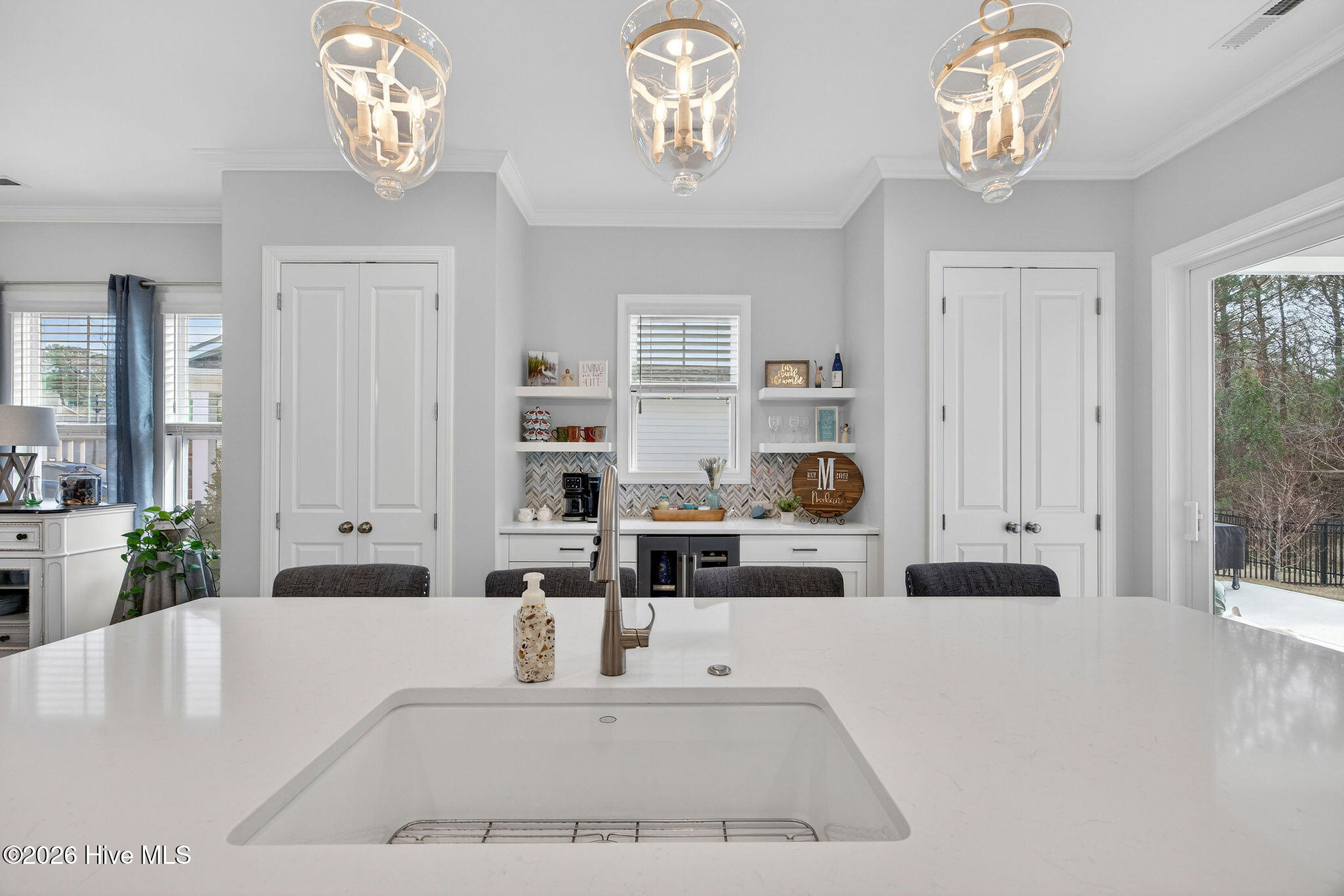 100557303 | Photo 22