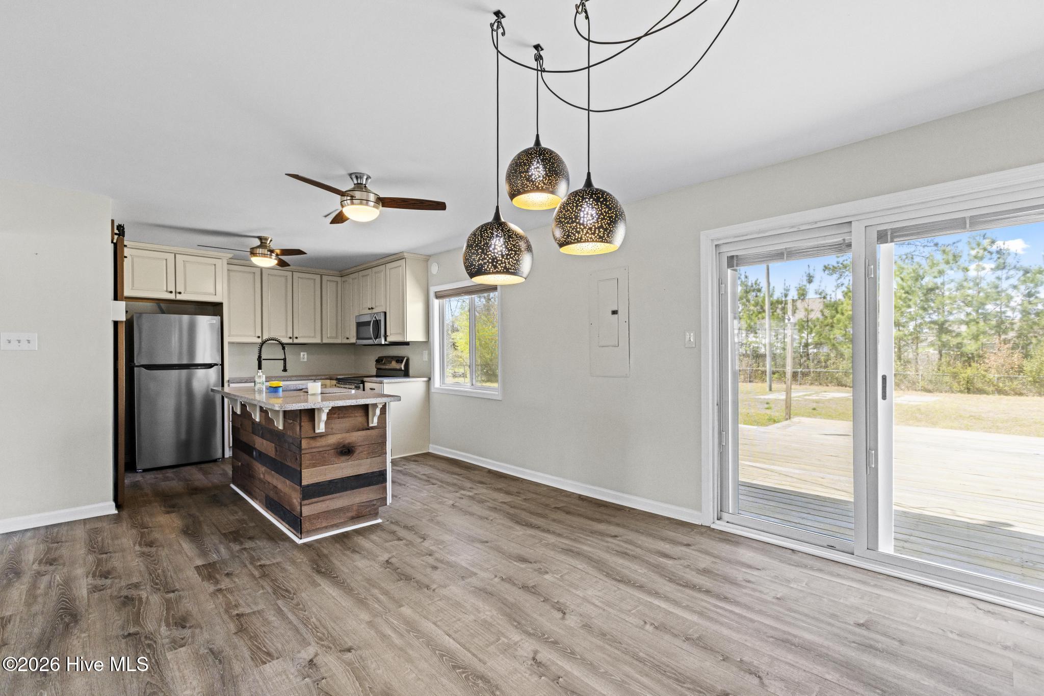 100564622 | Photo 10