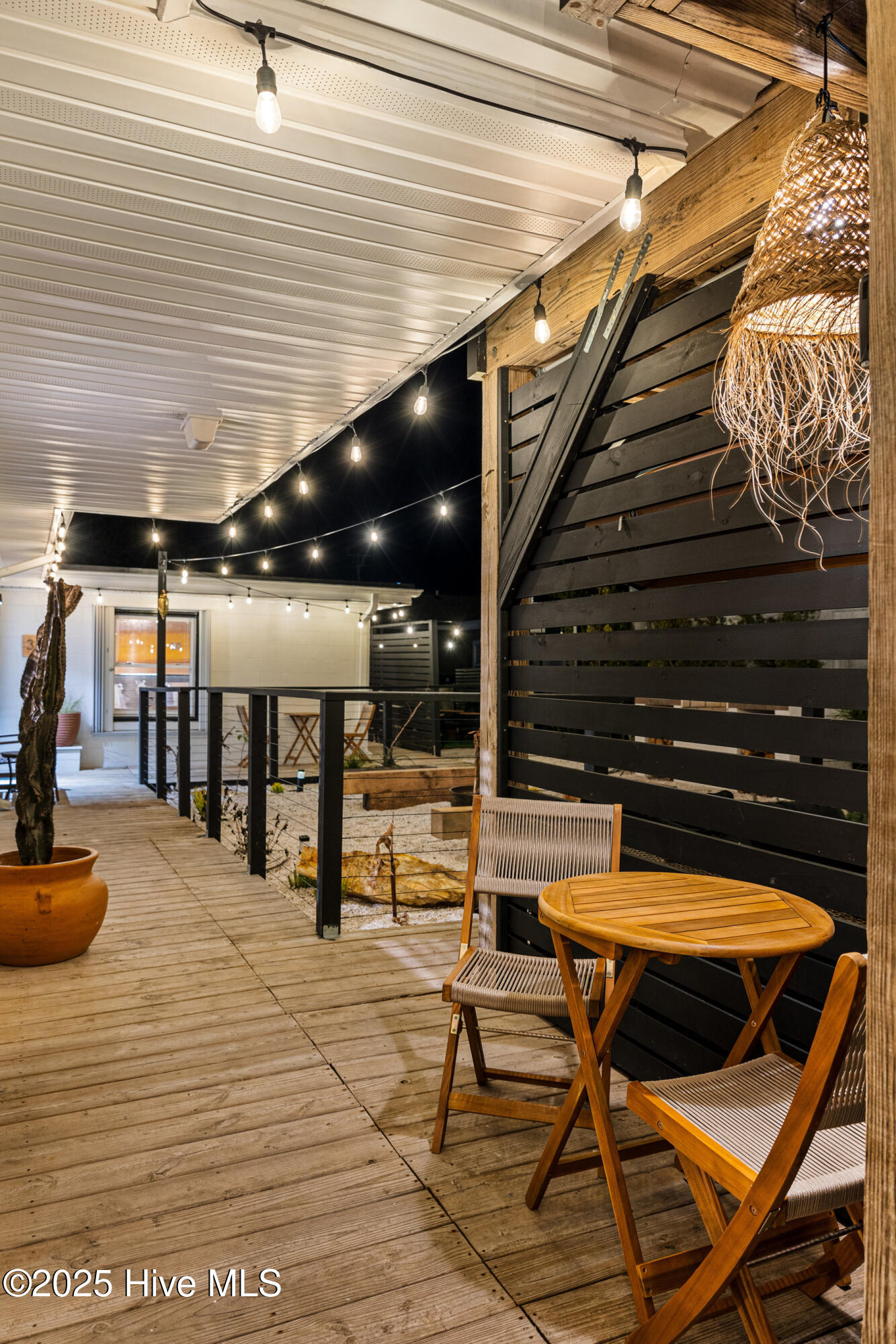 100540595 | Photo 58