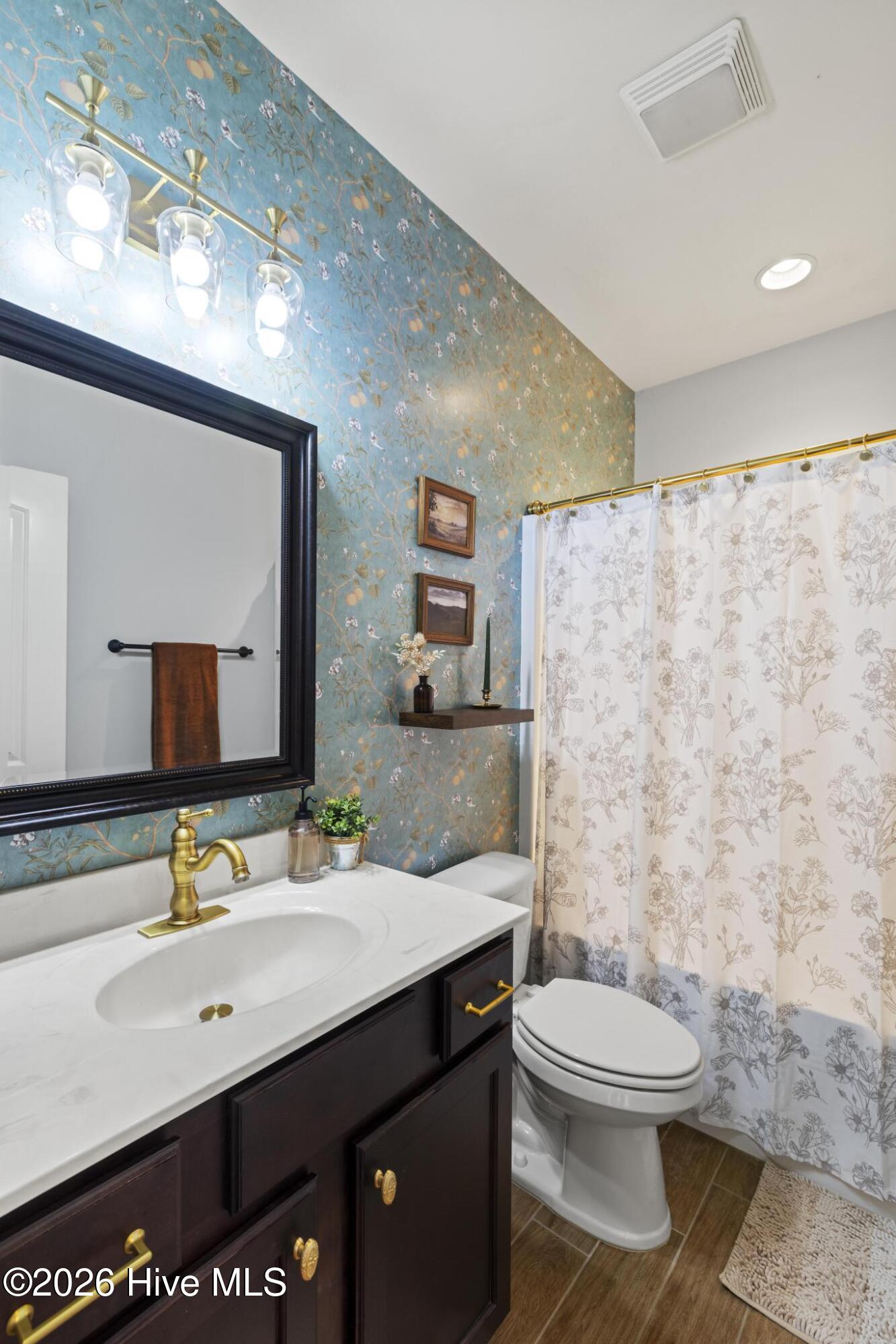 100555770 | Photo 43