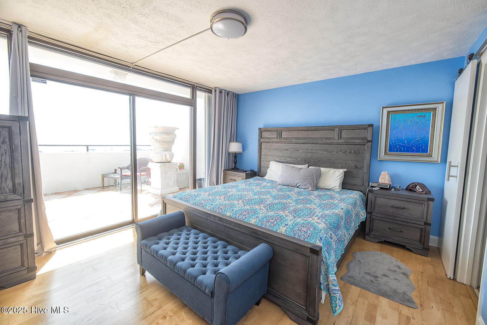 100567097 | Photo 17