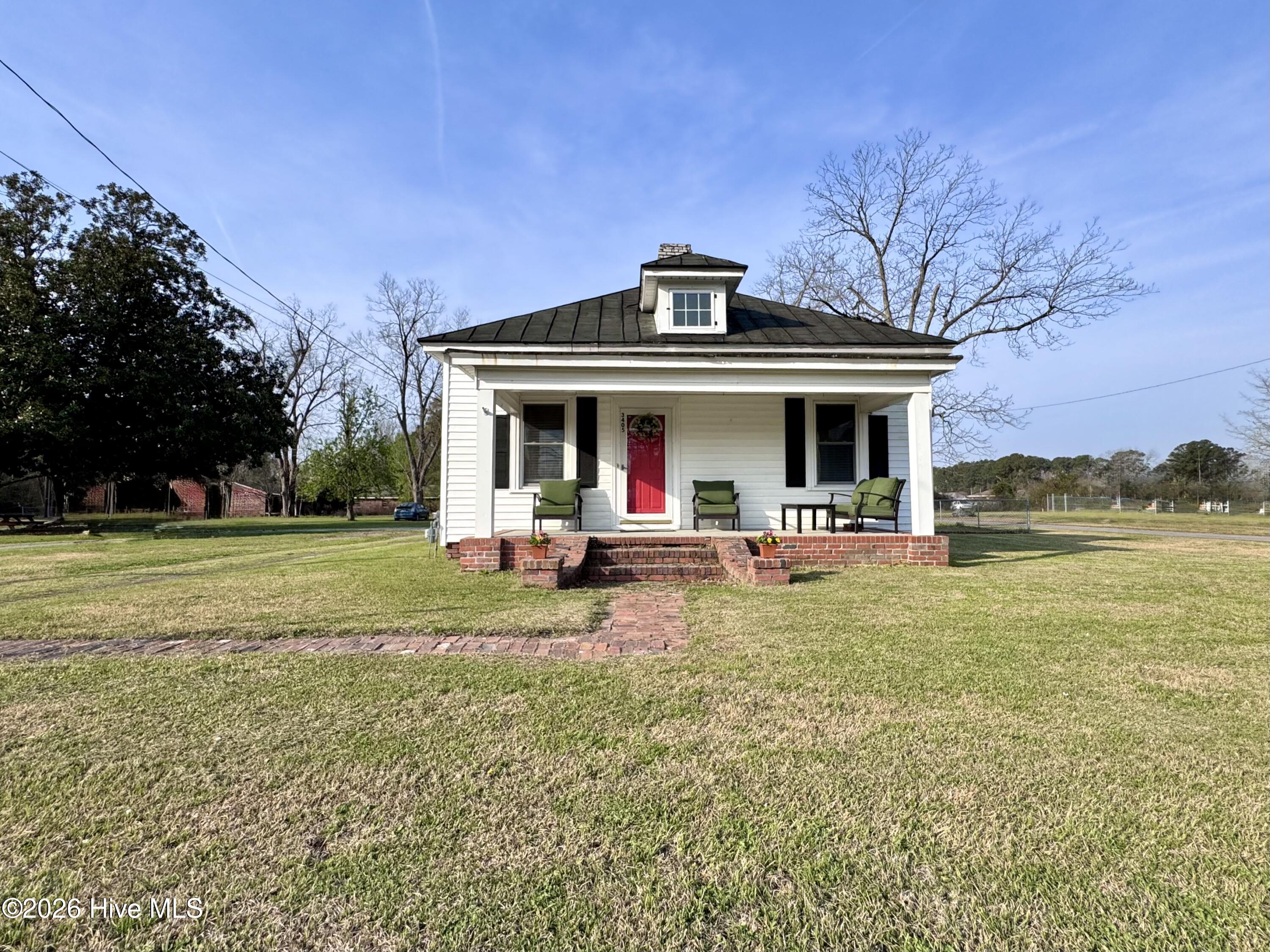 3405 Oaks 
