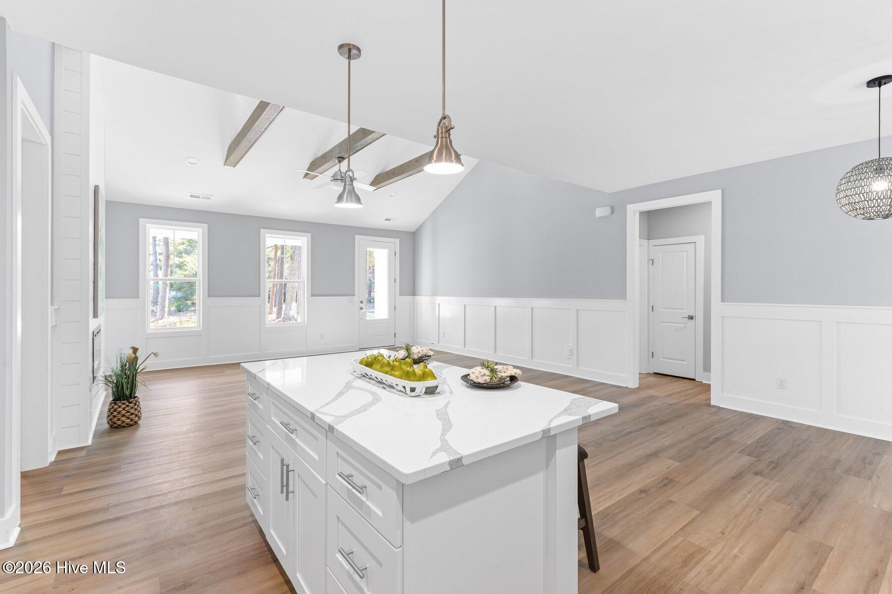 100554265 | Photo 19