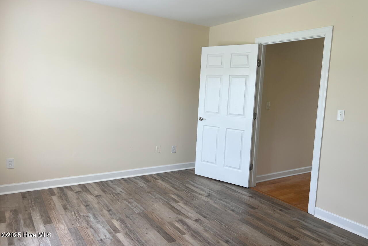 100536265 | Photo 16