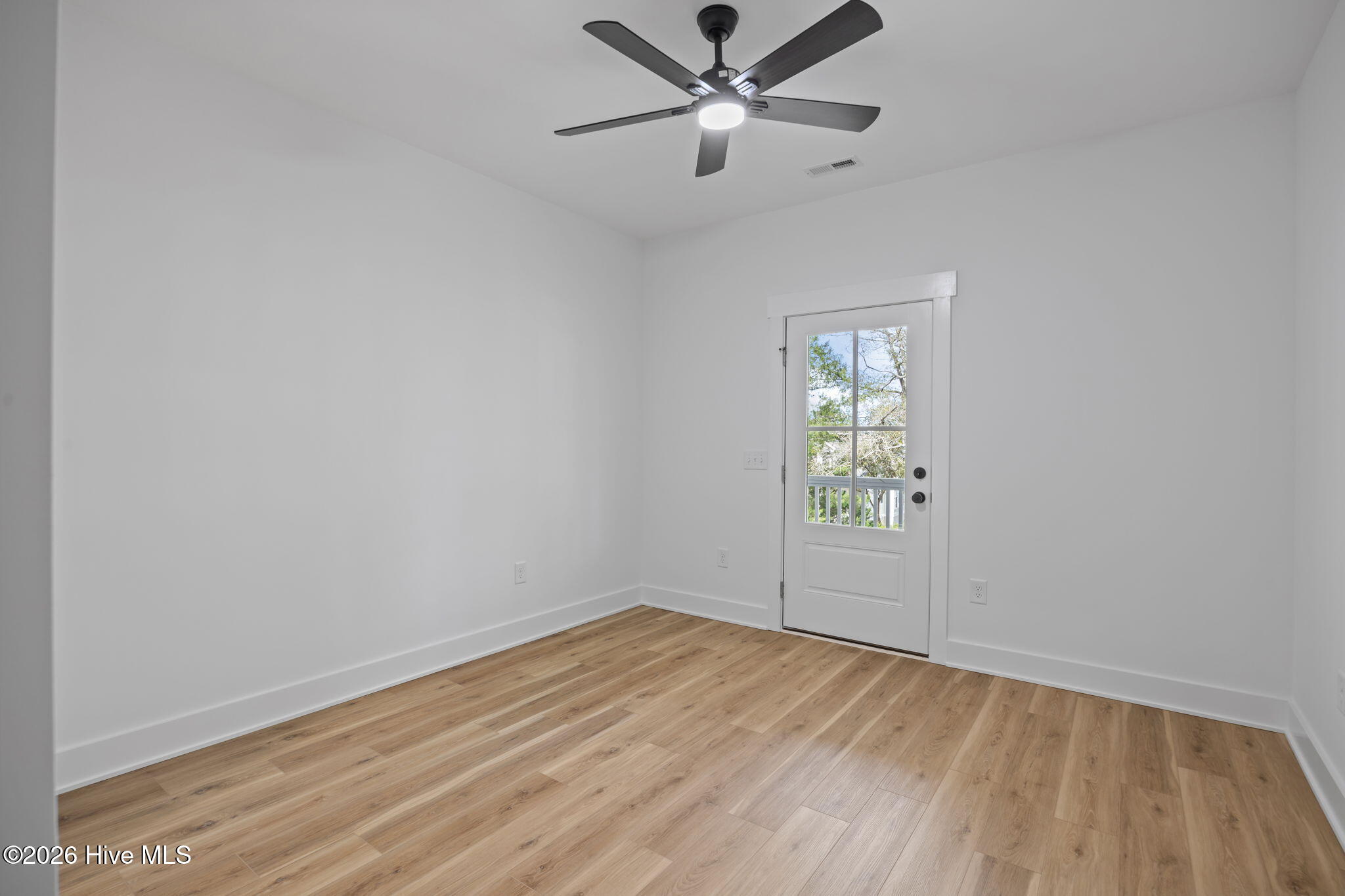 100561679 | Photo 29