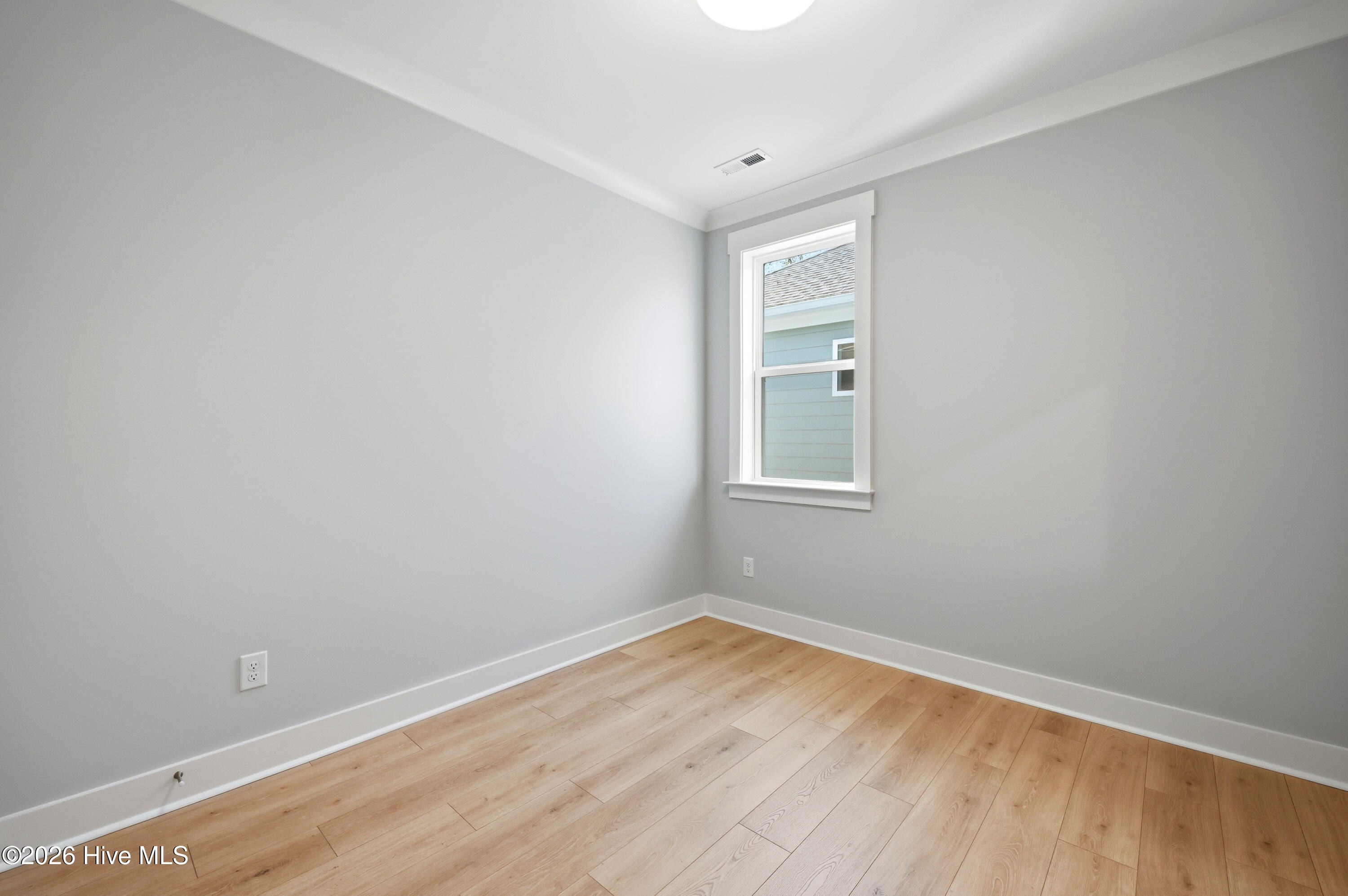 100566798 | Photo 28