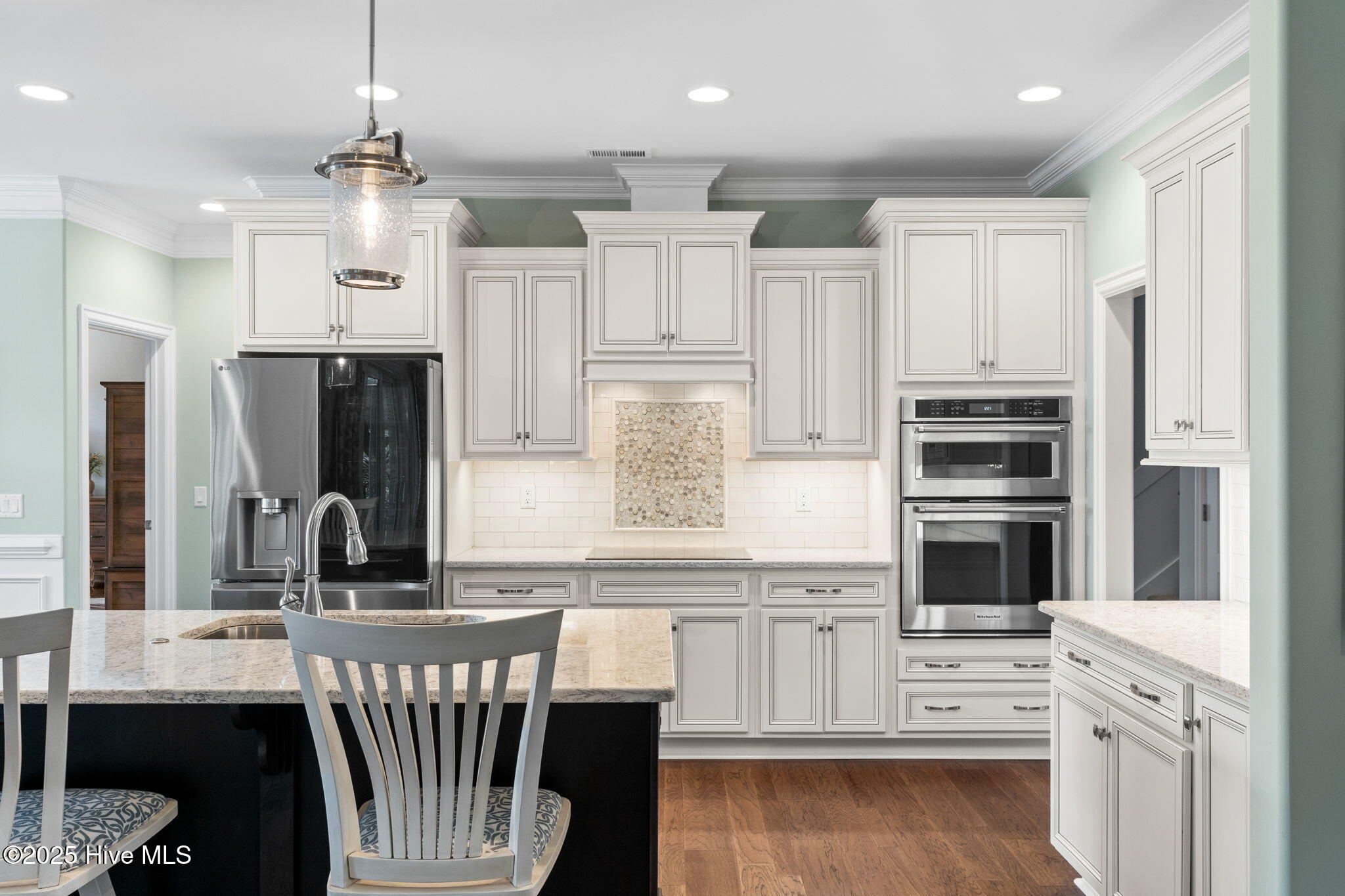 100521657 | Photo 10