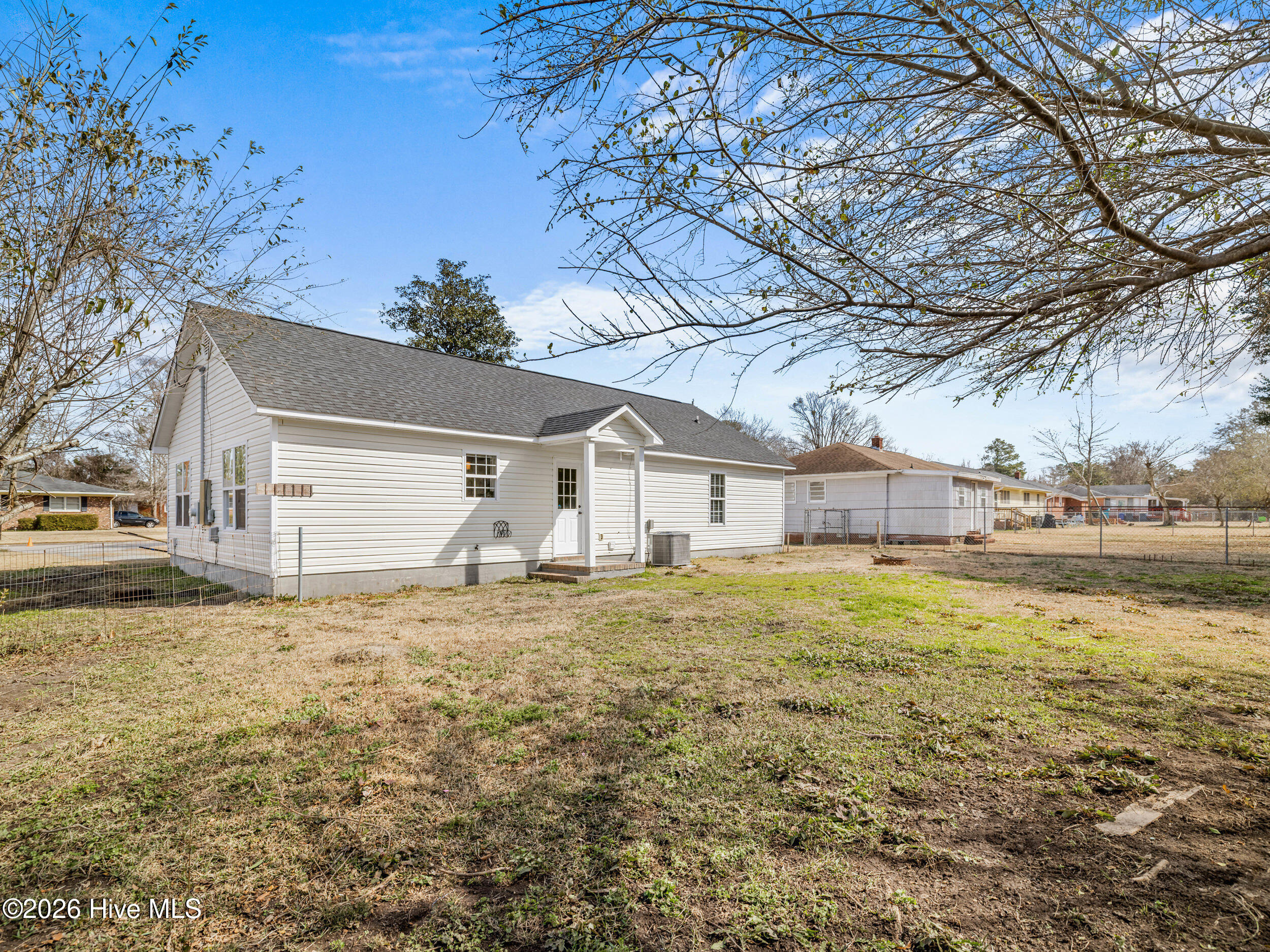 100554469 | Photo 35