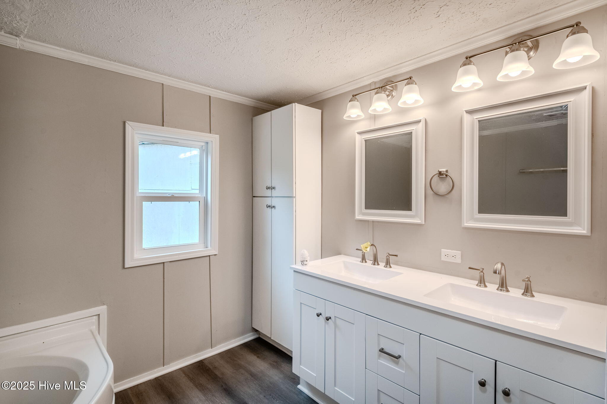 100532331 | Photo 13