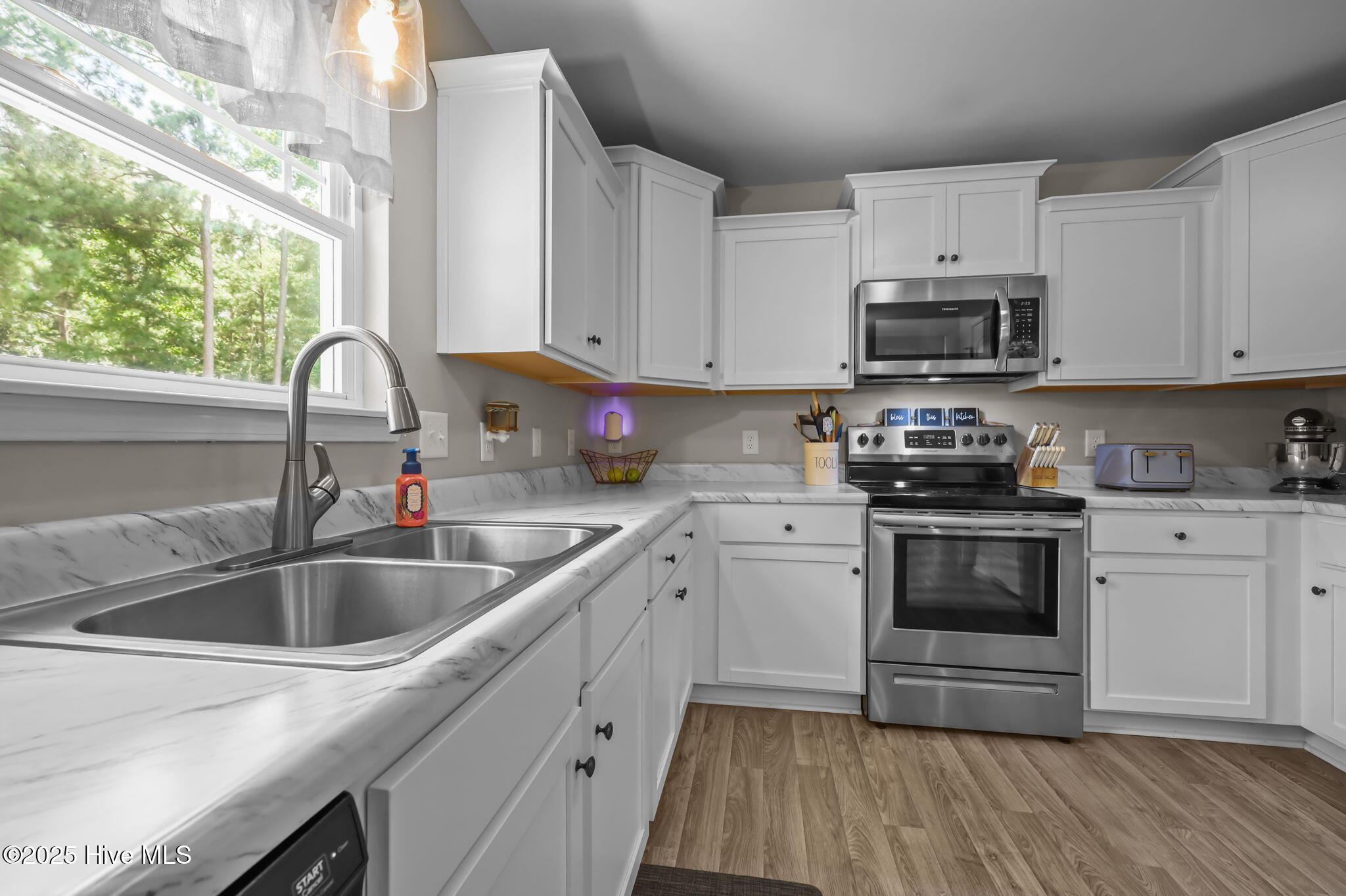 100525463 | Photo 11