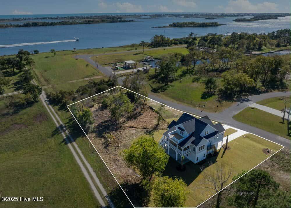 100537376 | Photo 51