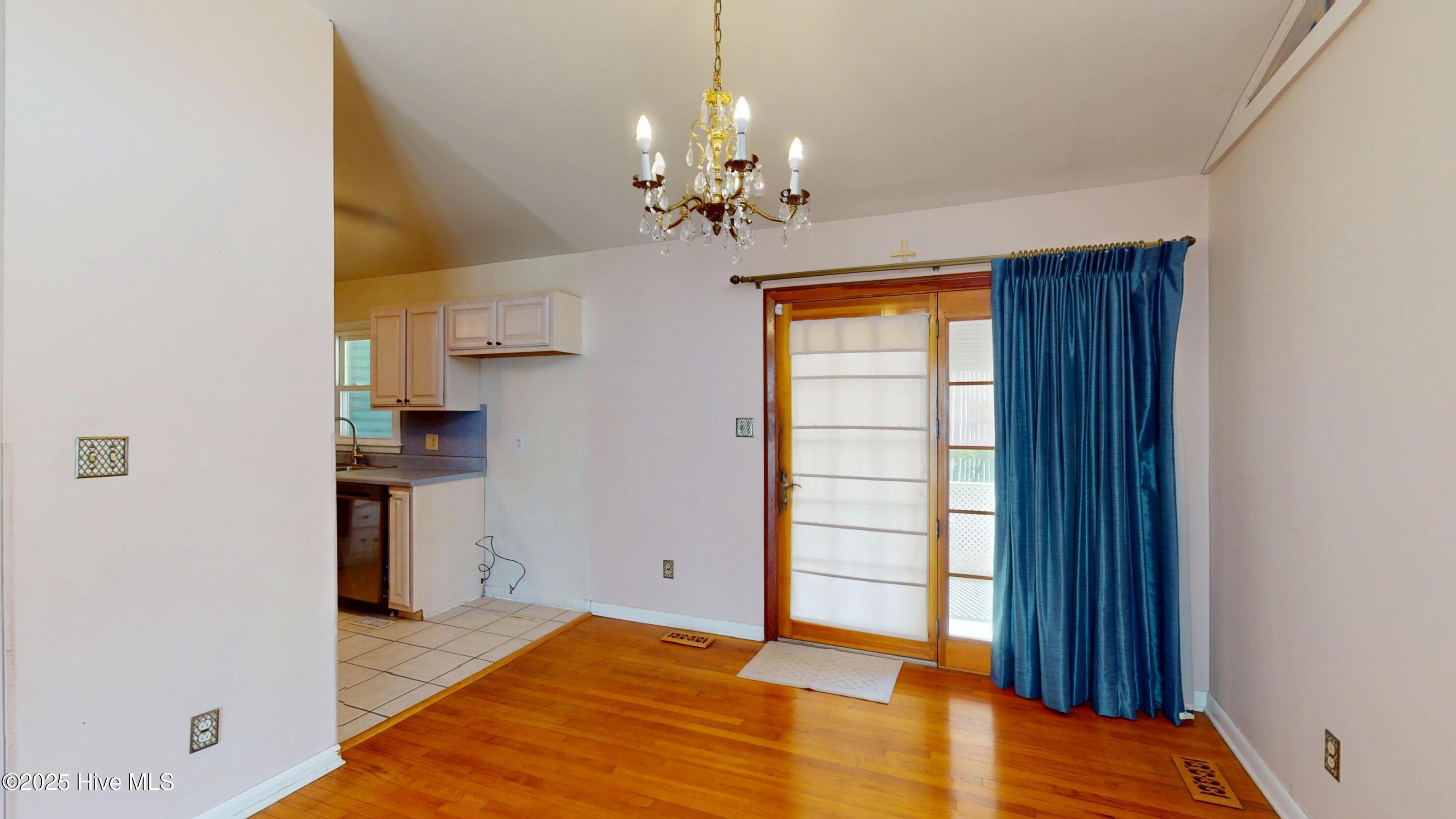 100541528 | Photo 10