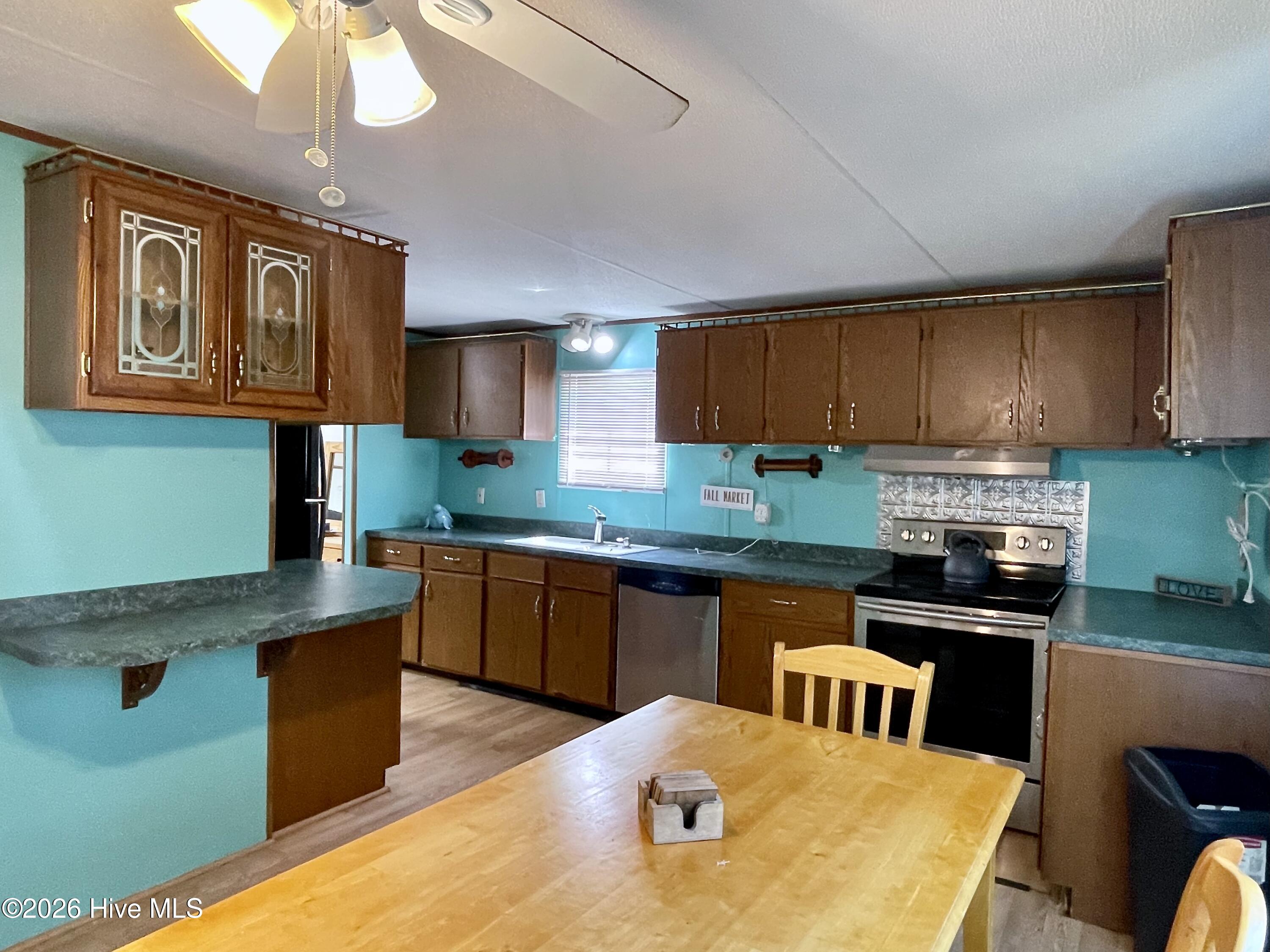 100569888 | Photo 16