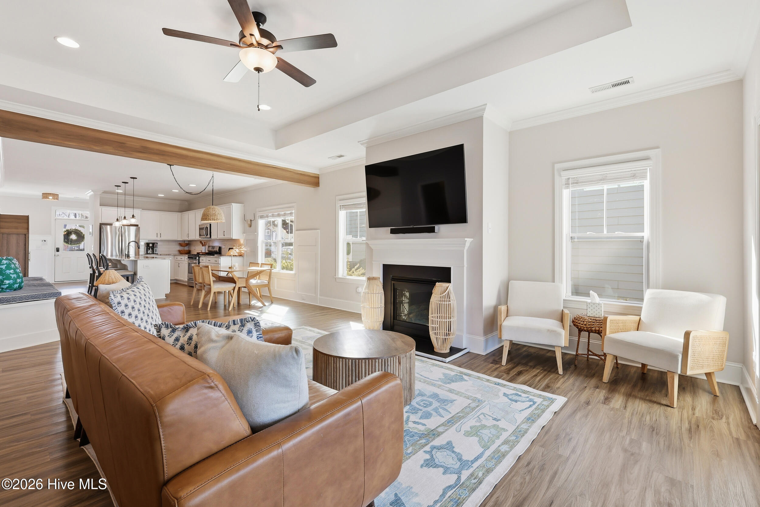 100545228 | Photo 12