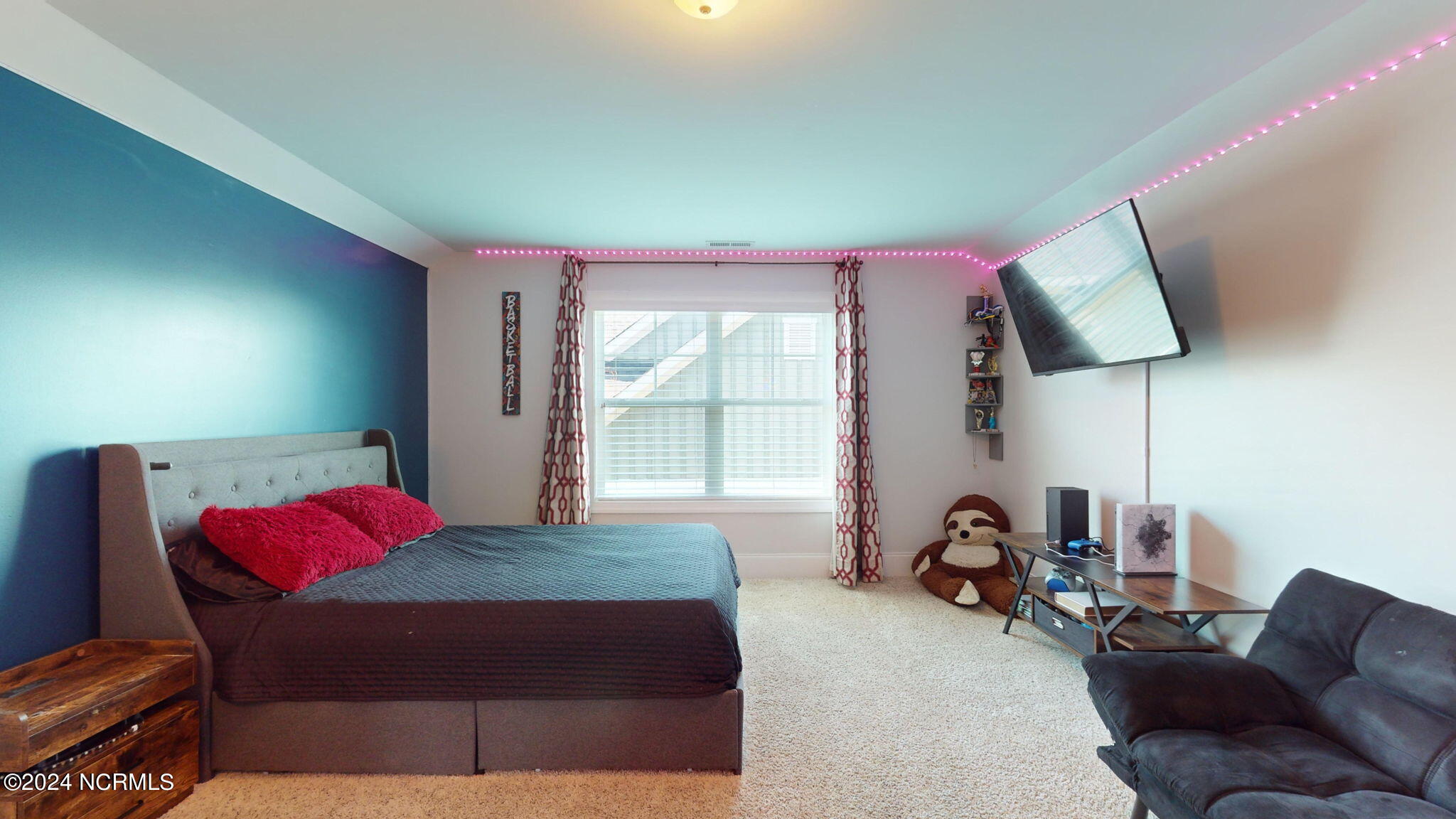 Upstairs bedroom 4