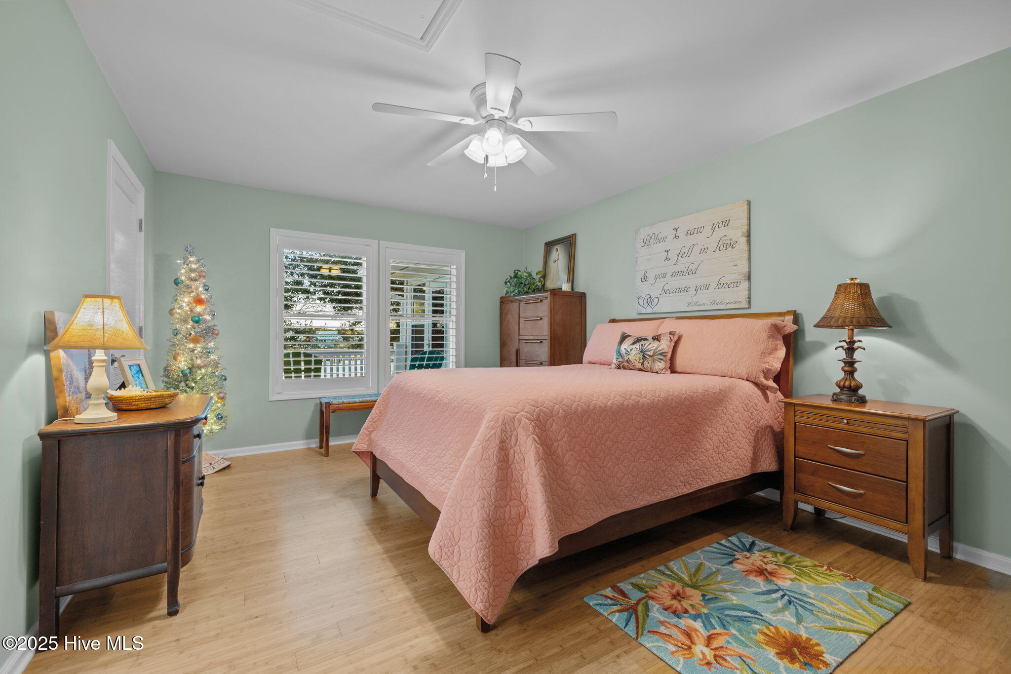 100542627 | Photo 30