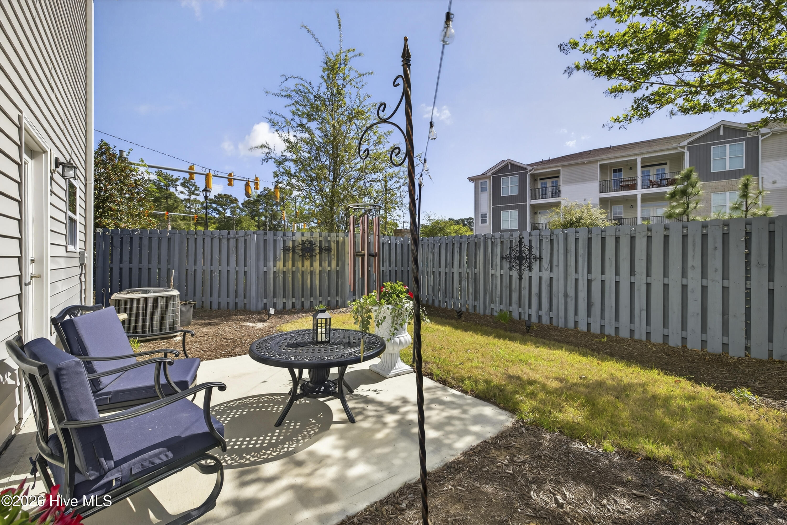 100569203 | Photo 27