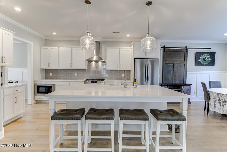 100554310 | Photo 11