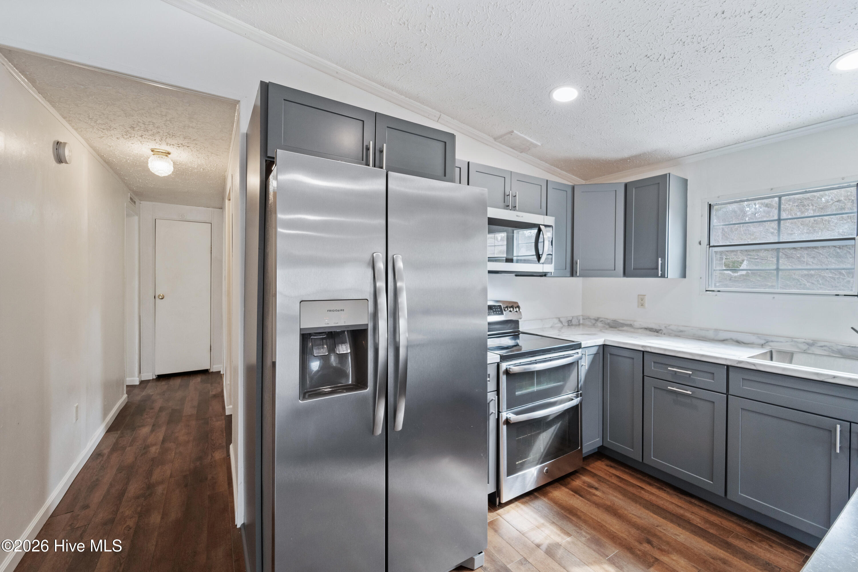 100556761 | Photo 12