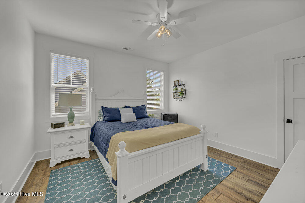 100569066 | Photo 24