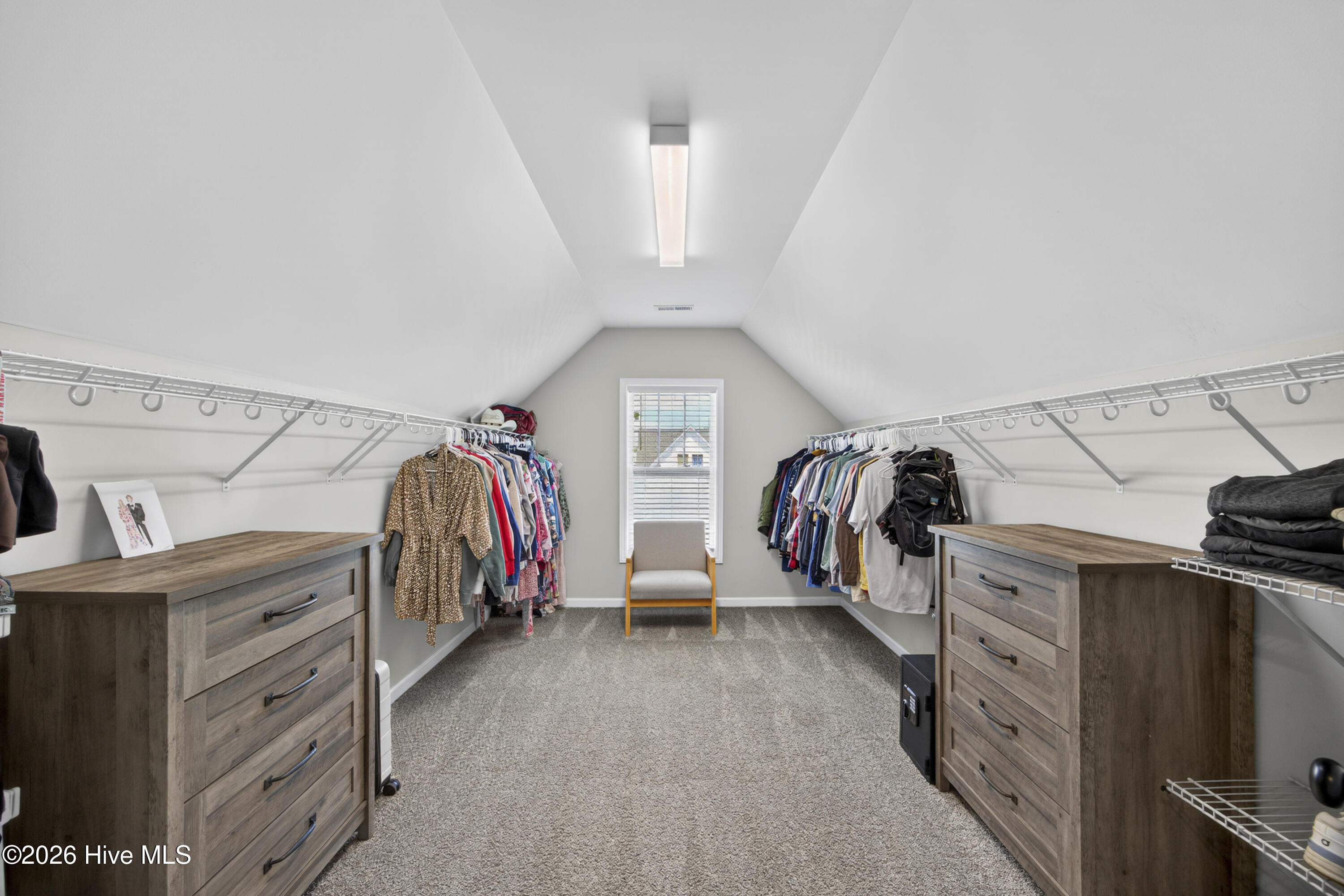 100567368 | Photo 60