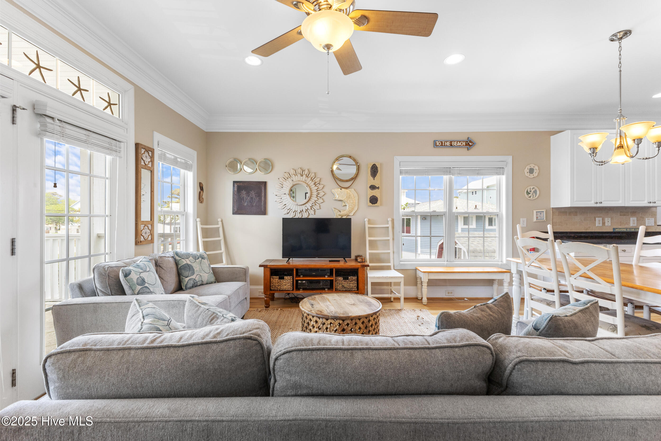 100506404 | Photo 13