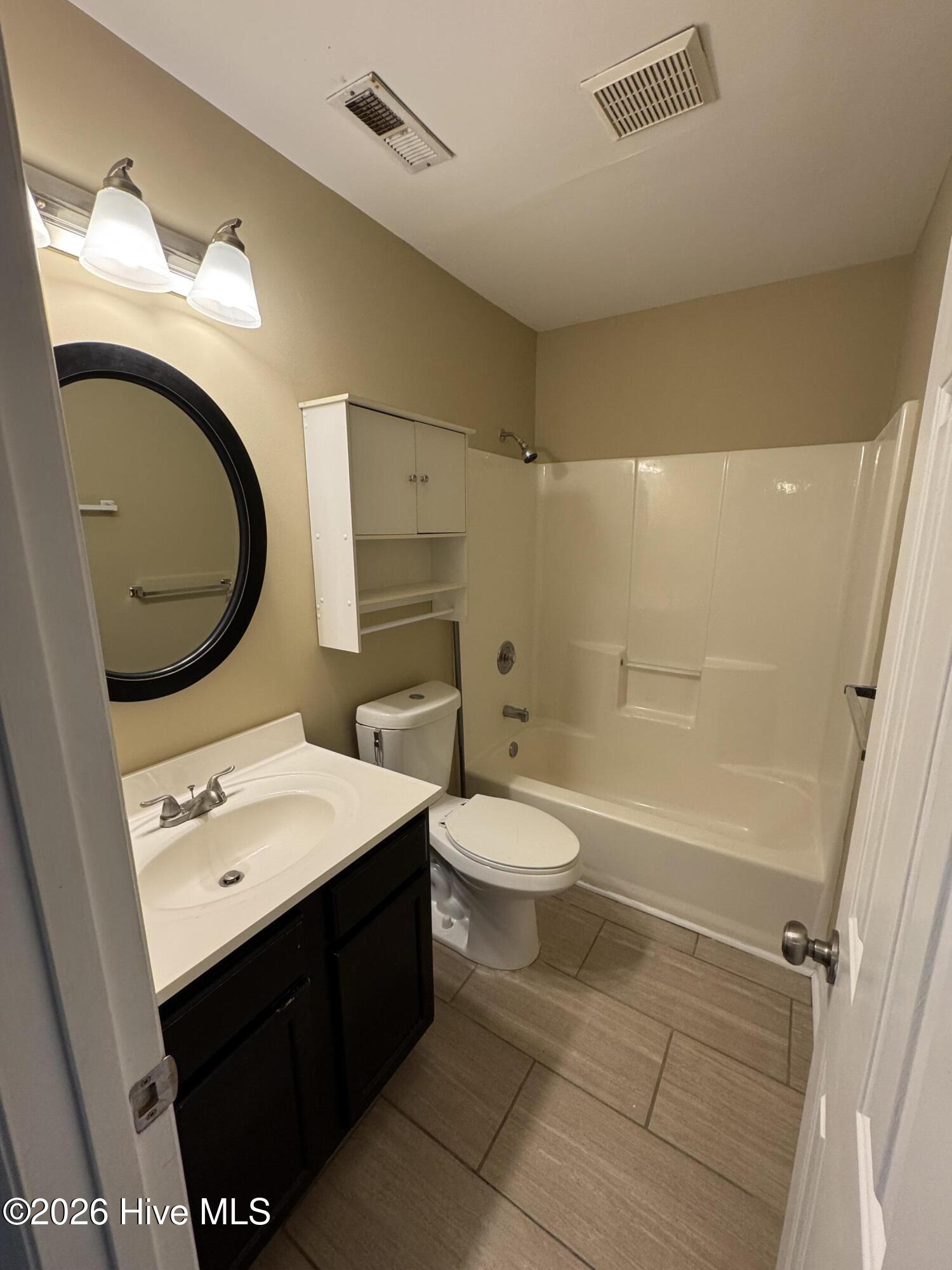 100555019 | Photo 11