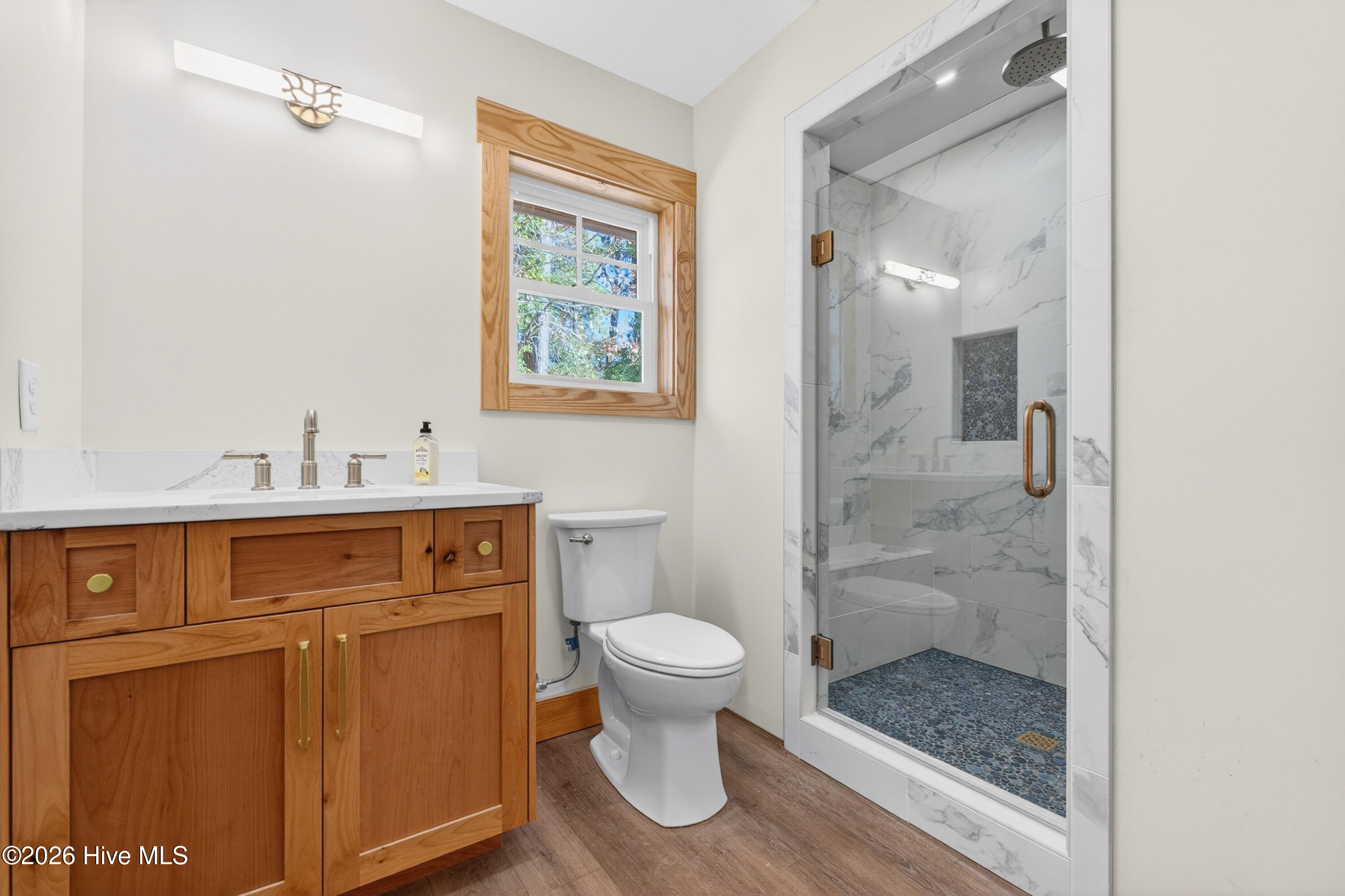 100552365 | Photo 26