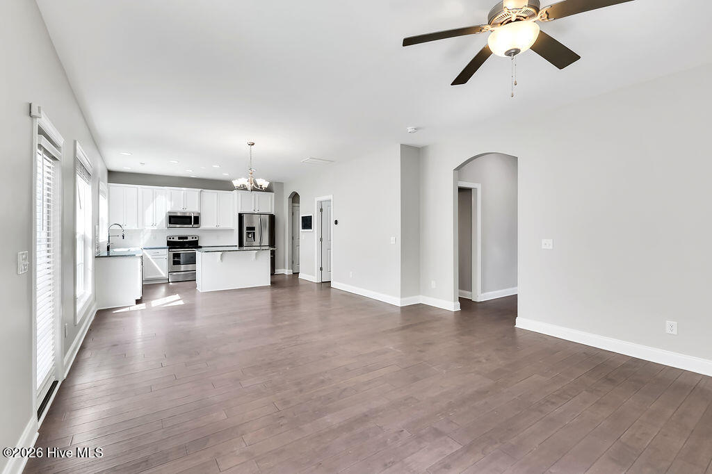 100558736 | Photo 11