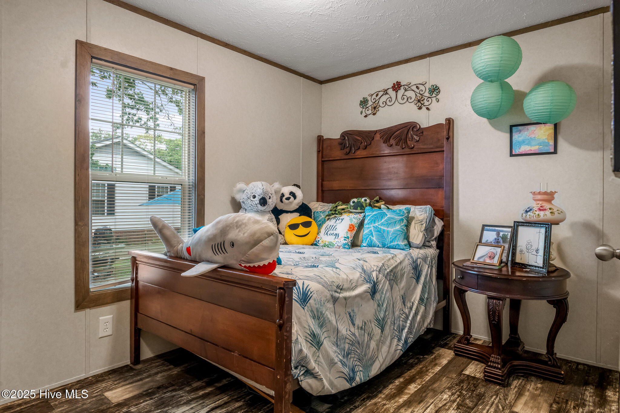 100524140 | Photo 25