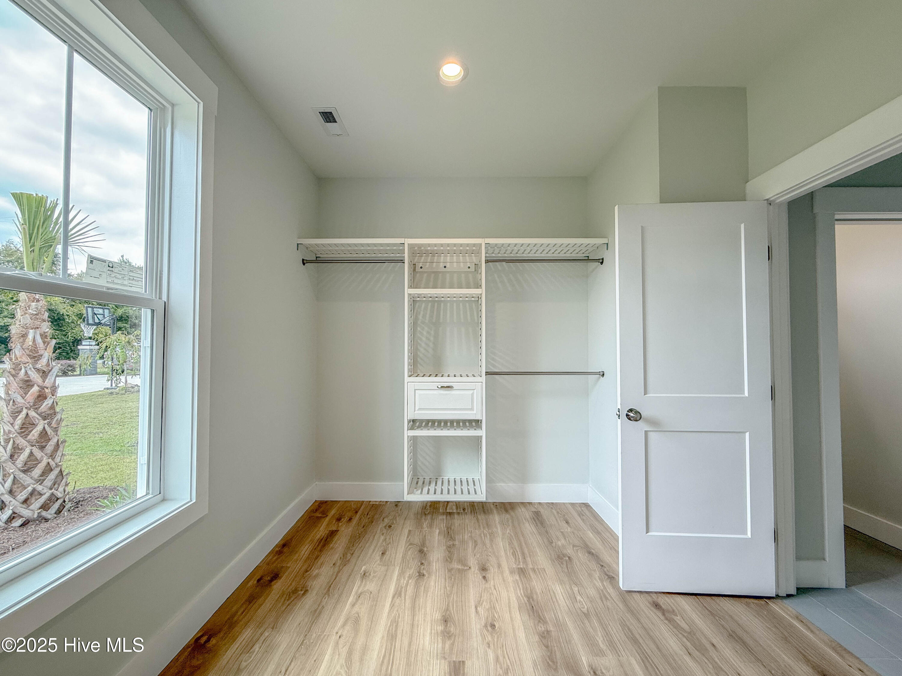 100529852 | Photo 31