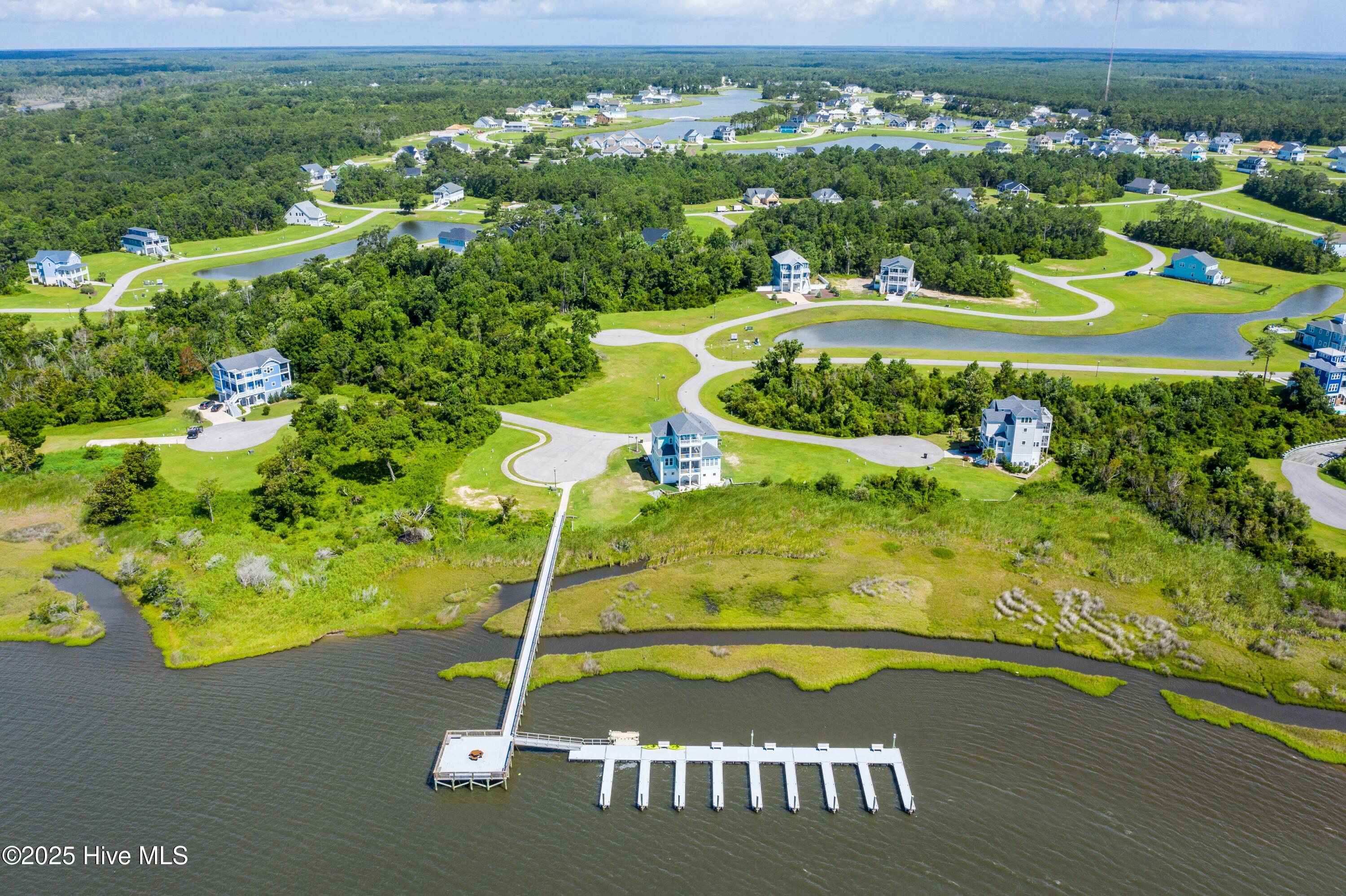 100534005 | Photo 53