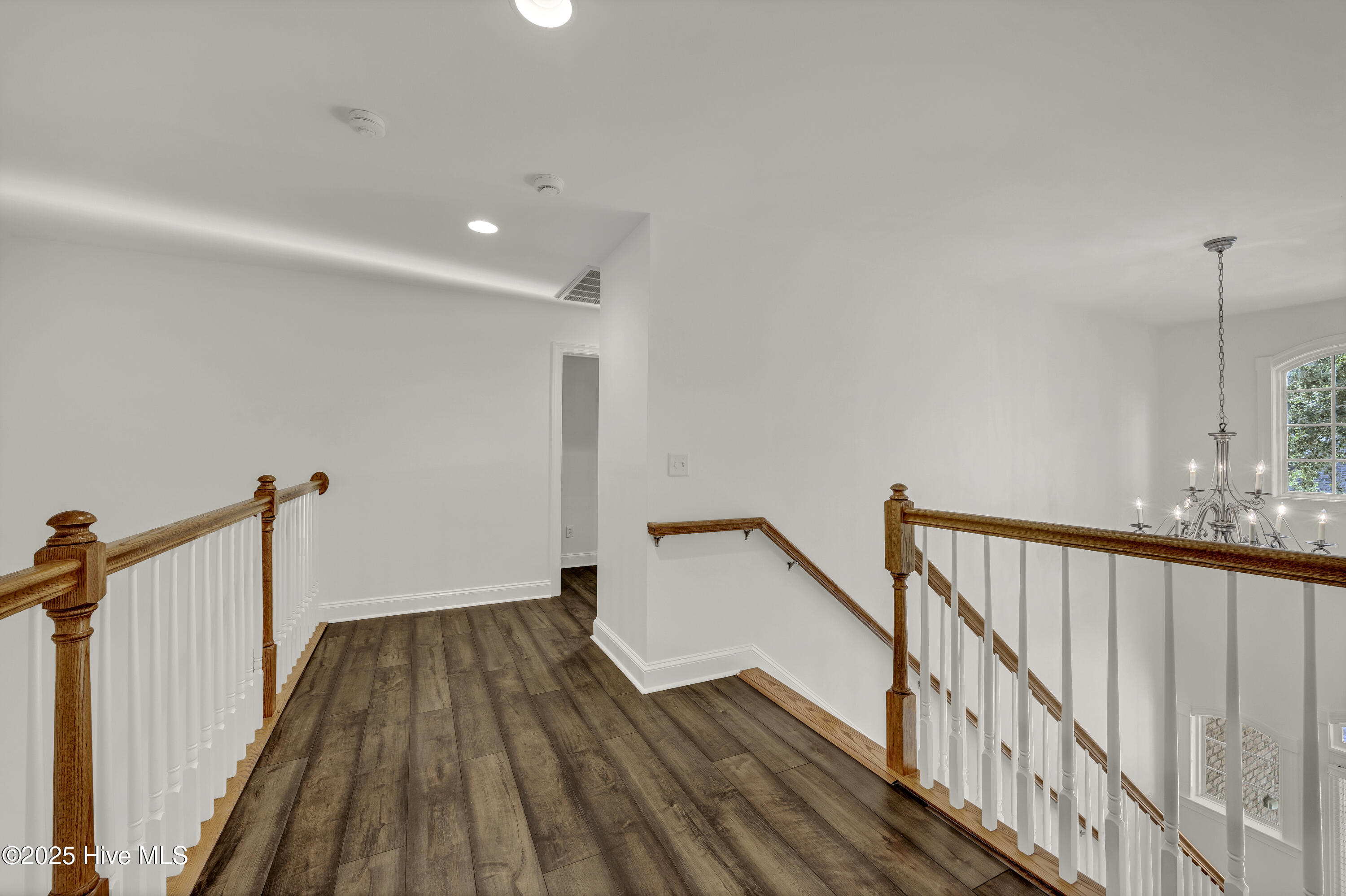 100543175 | Photo 20