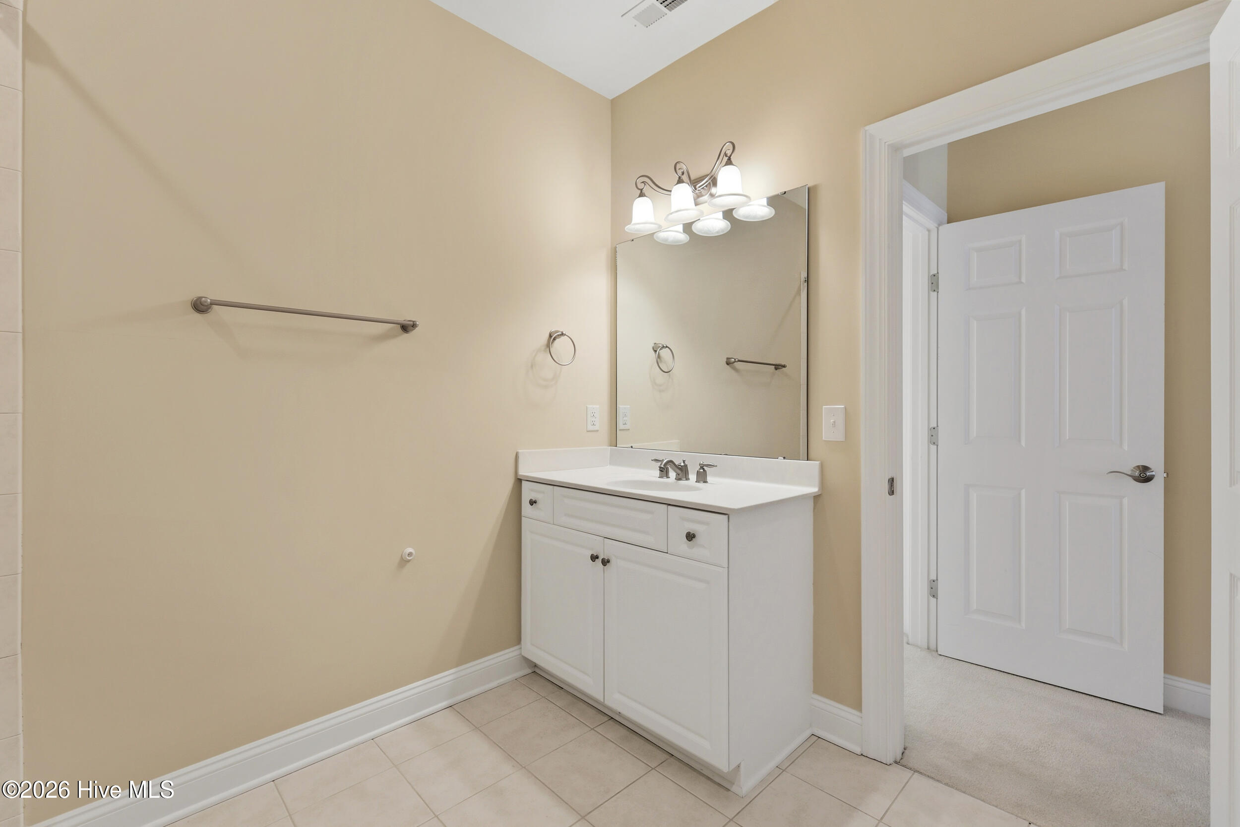 100567096 | Photo 58