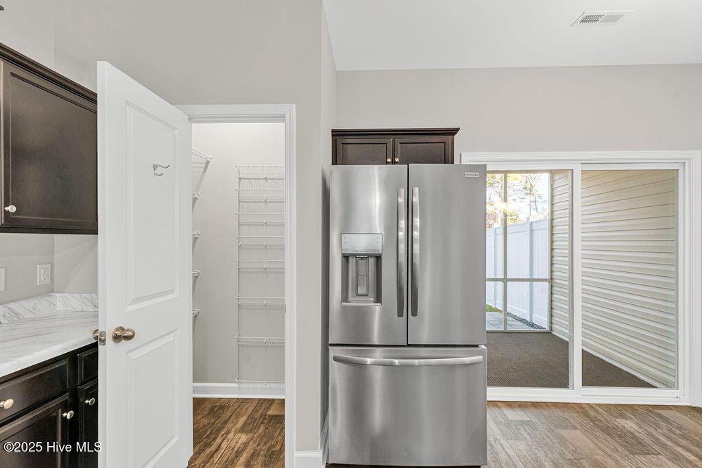 100545435 | Photo 10