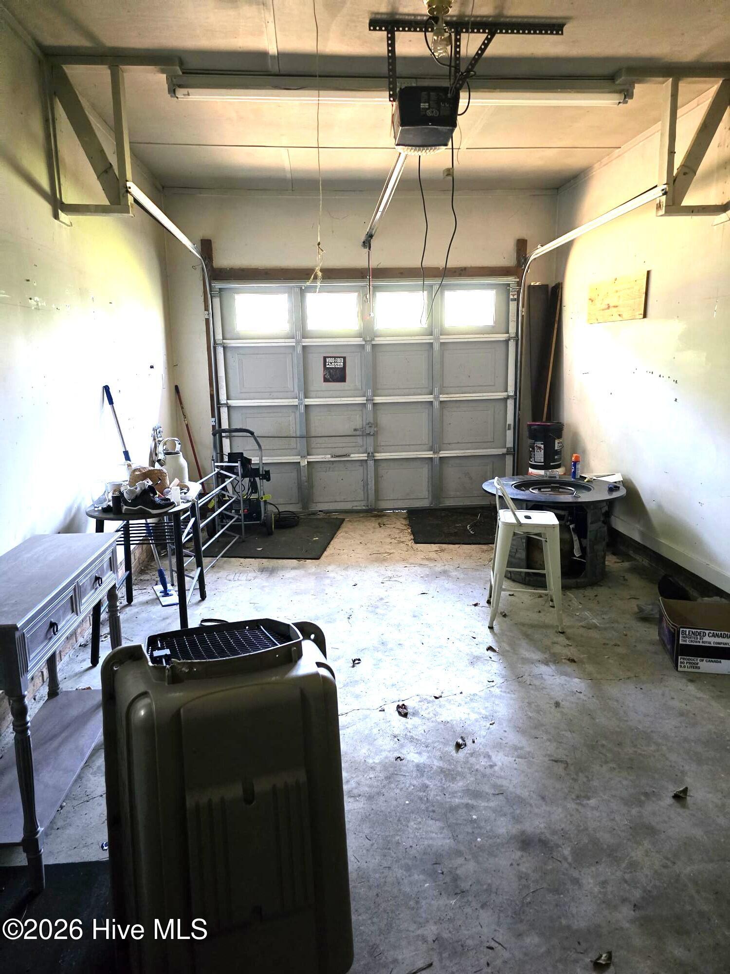 100567679 | Photo 29