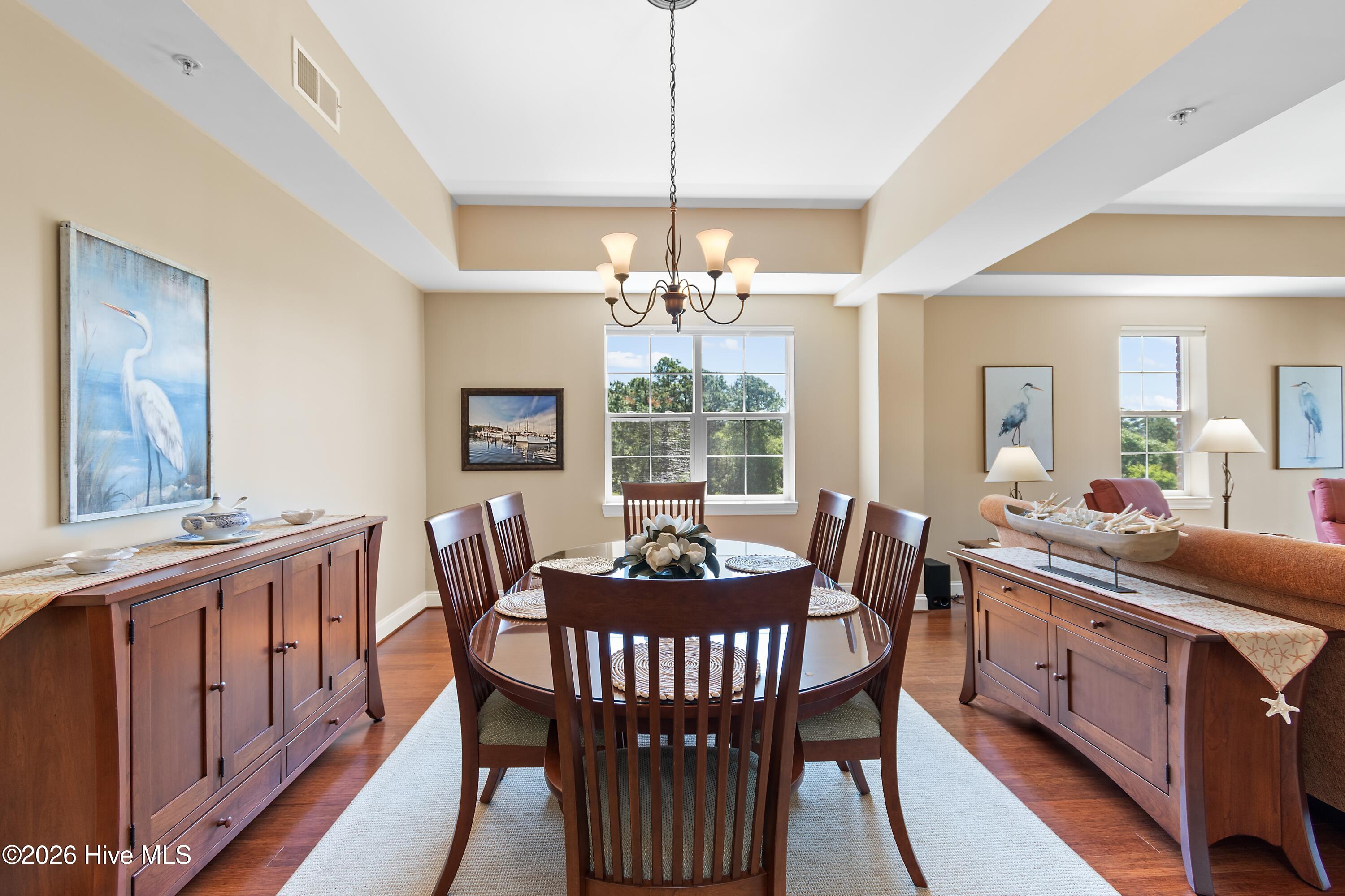 100567297 | Photo 16