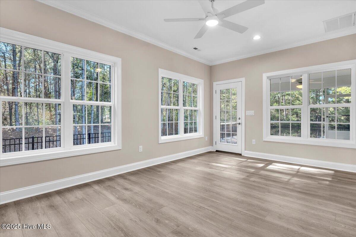 100451885 | Photo 28